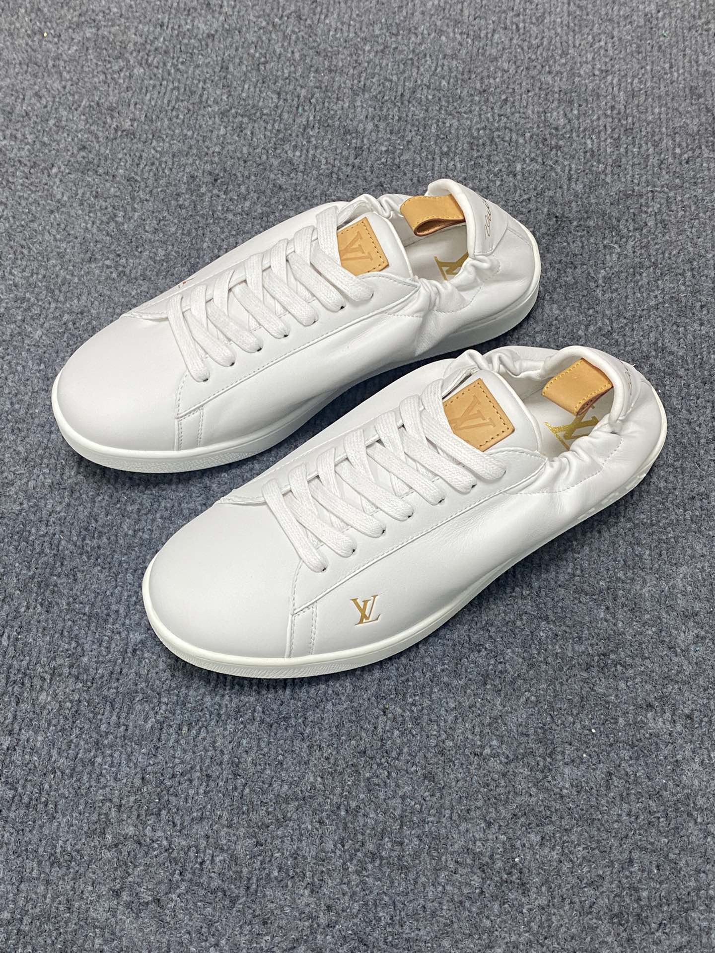 LV 루이비통 천연 소가죽 비즈니스 스니커즈 신발