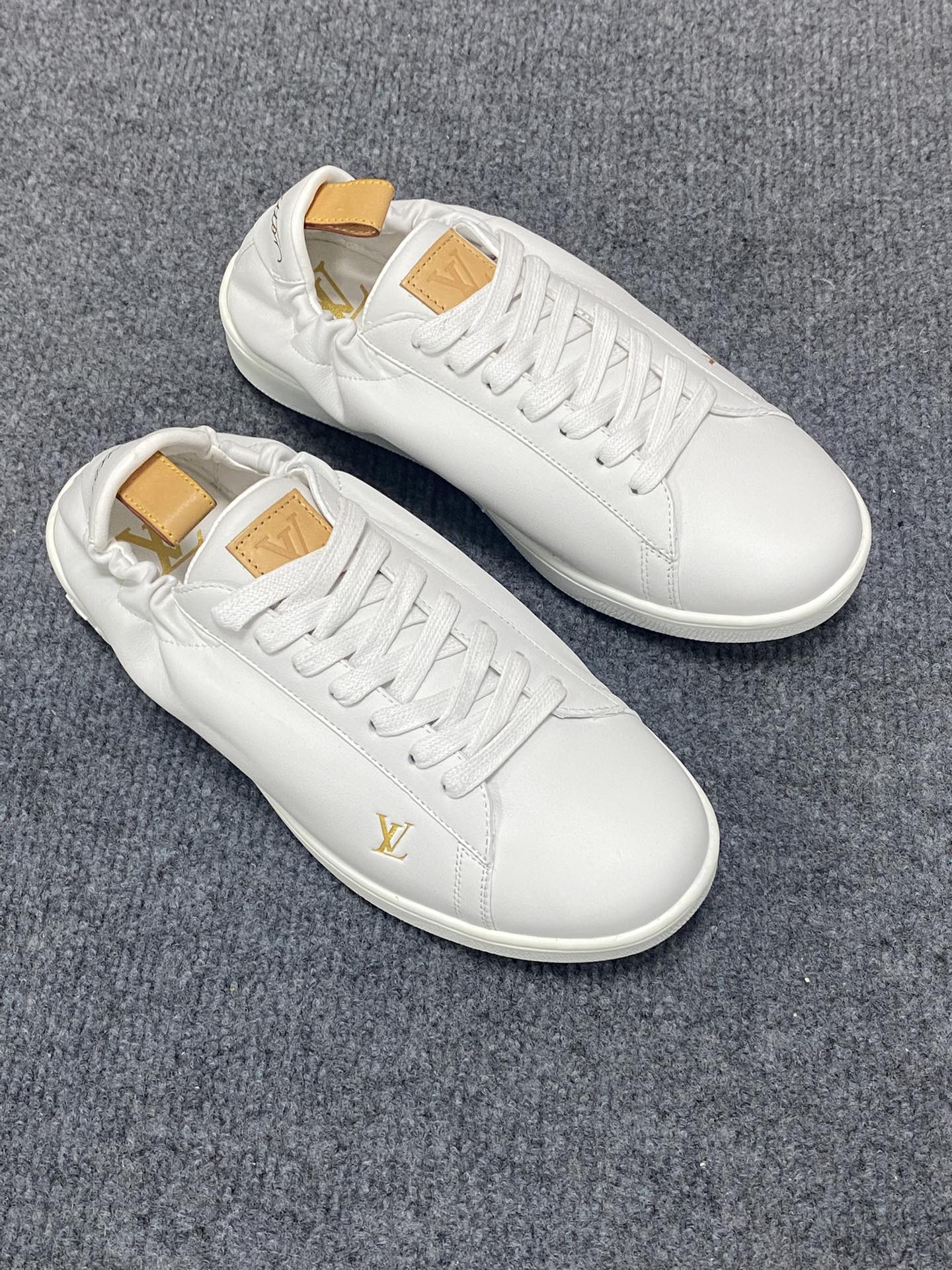 LV 루이비통 천연 소가죽 비즈니스 스니커즈 신발