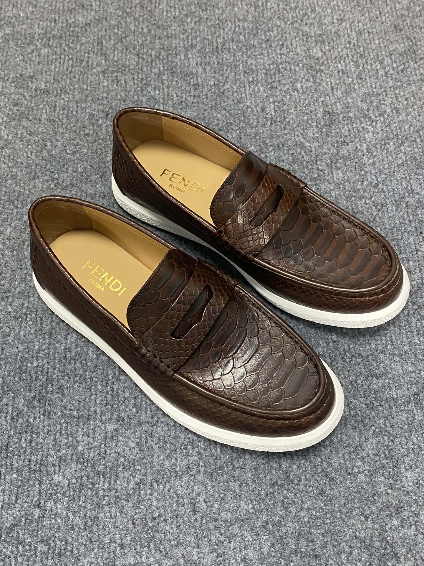 FENDI 펜디 밀라노 패션쇼 로퍼 구두 신발