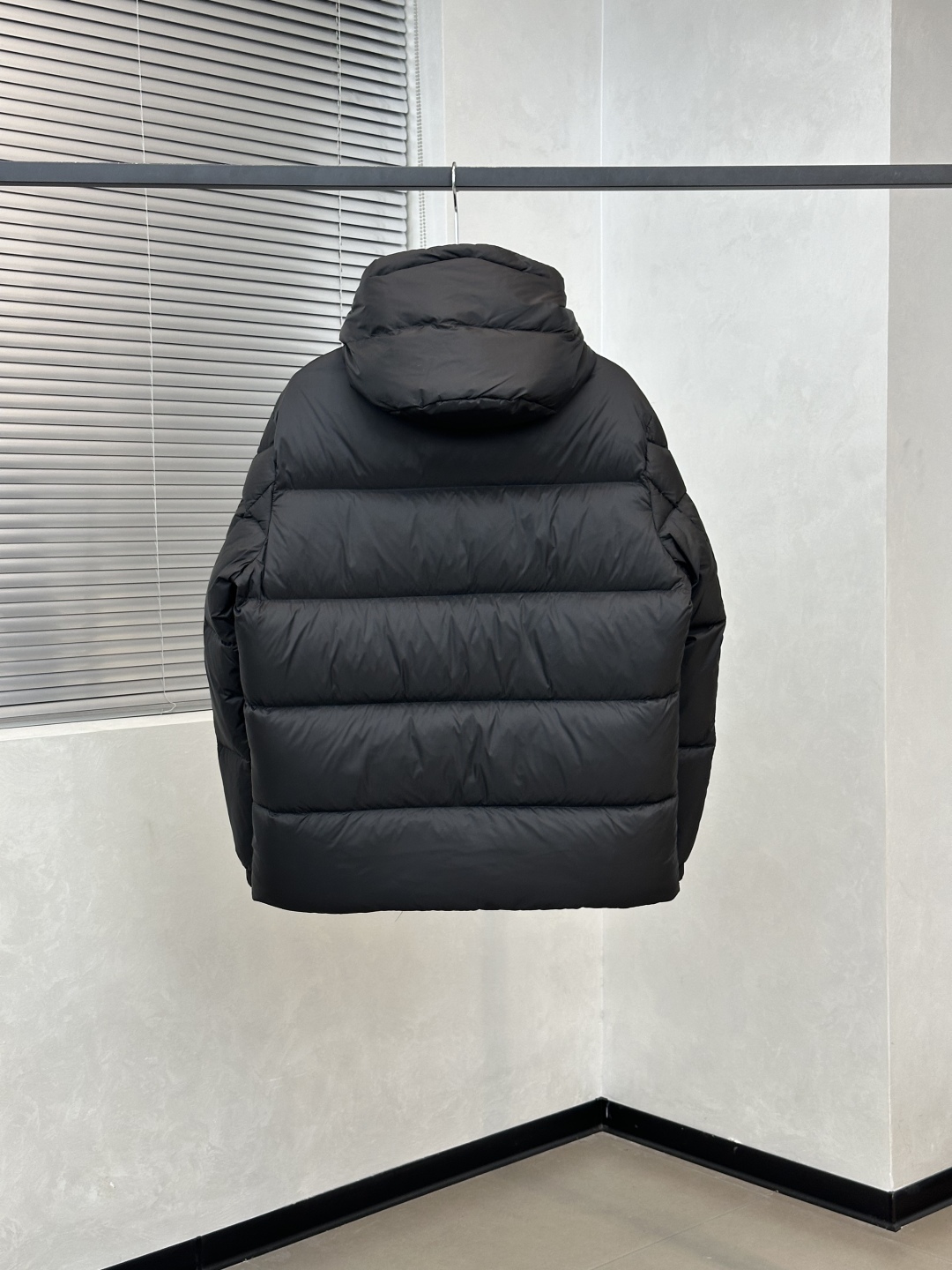 Moncler Couyere 몽클레어 몽클레르 남녀 공용 후드 숏 다운 재킷 패딩 점퍼 의류