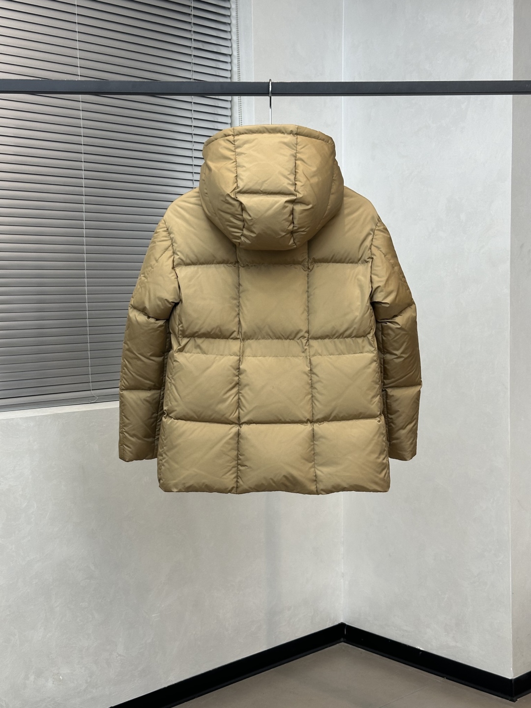 Moncler Agneux 몽클레어 몽클레르 여성 스퀘어 퀼팅 후드 숏 다운 재킷 패딩 점퍼 의류