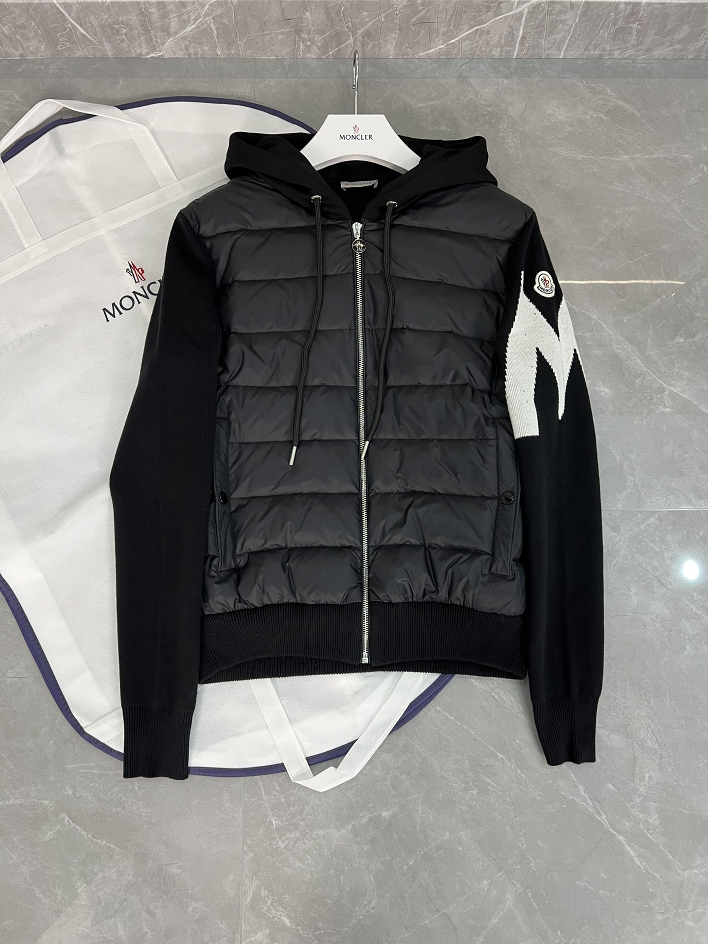 Moncler 몽클레어 몽클레르 후드 집업 패딩 가디건 자켓 의류