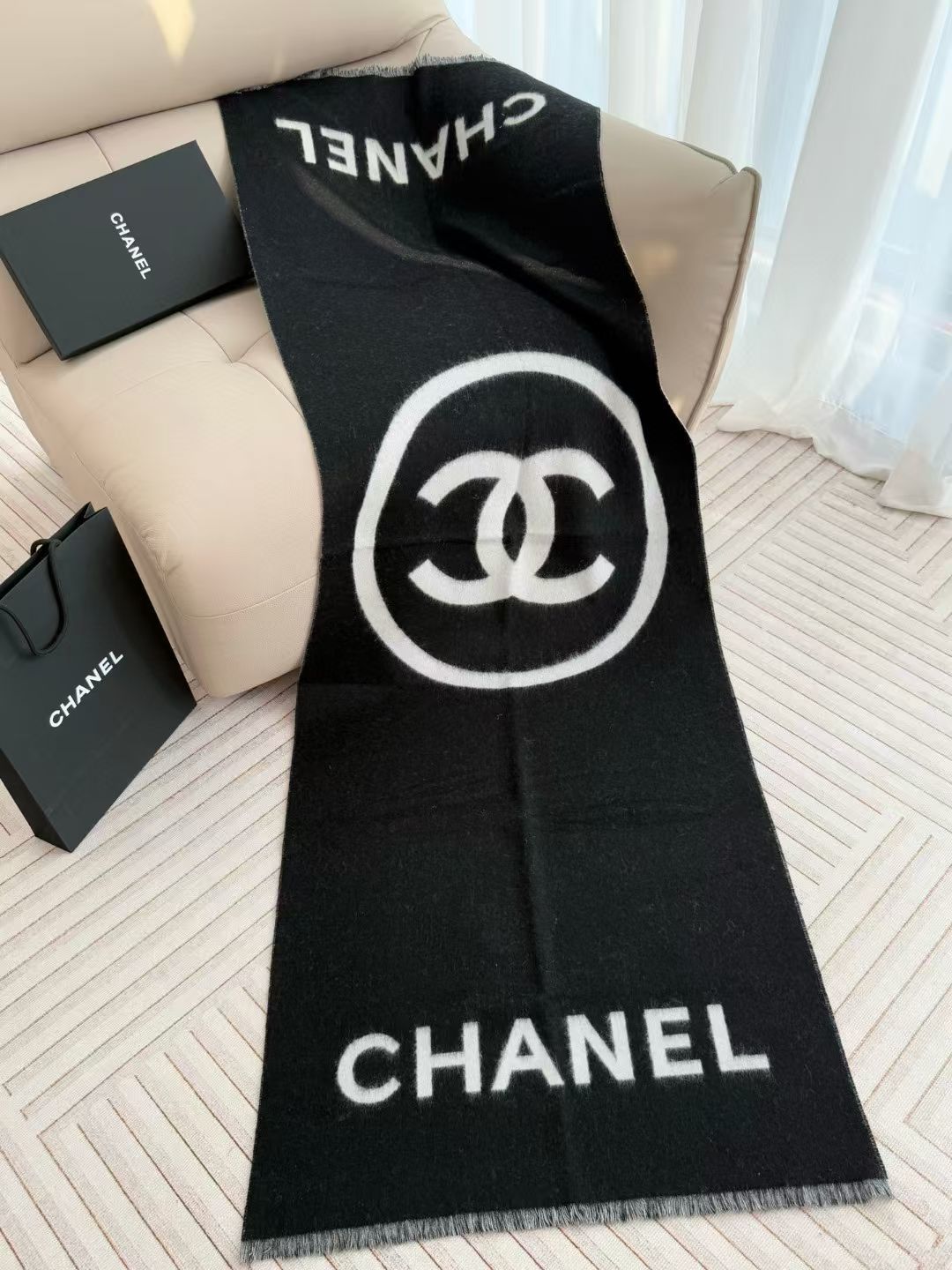 Chanel 샤넬 대형 더블 C 로고 캐시미어 숄 케이프 스카프 머플러 목도리