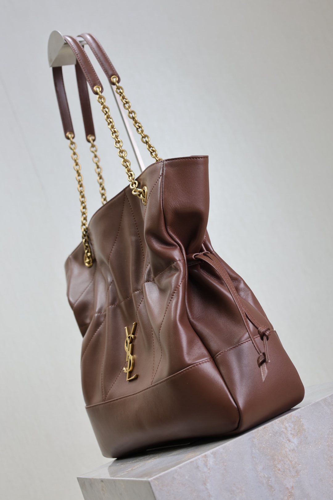 YSL 생로랑 Jamie 4.3 Large POCHON 버킷백 가방