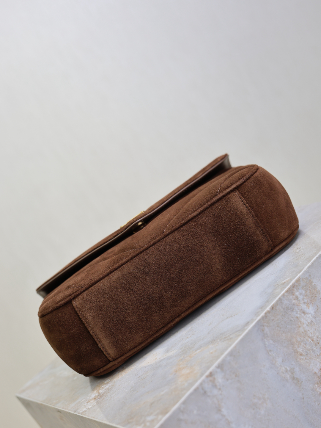 YSL LouLou 생로랑 숄더백 미디움백 가방 (스웨이드 버전·24cm)