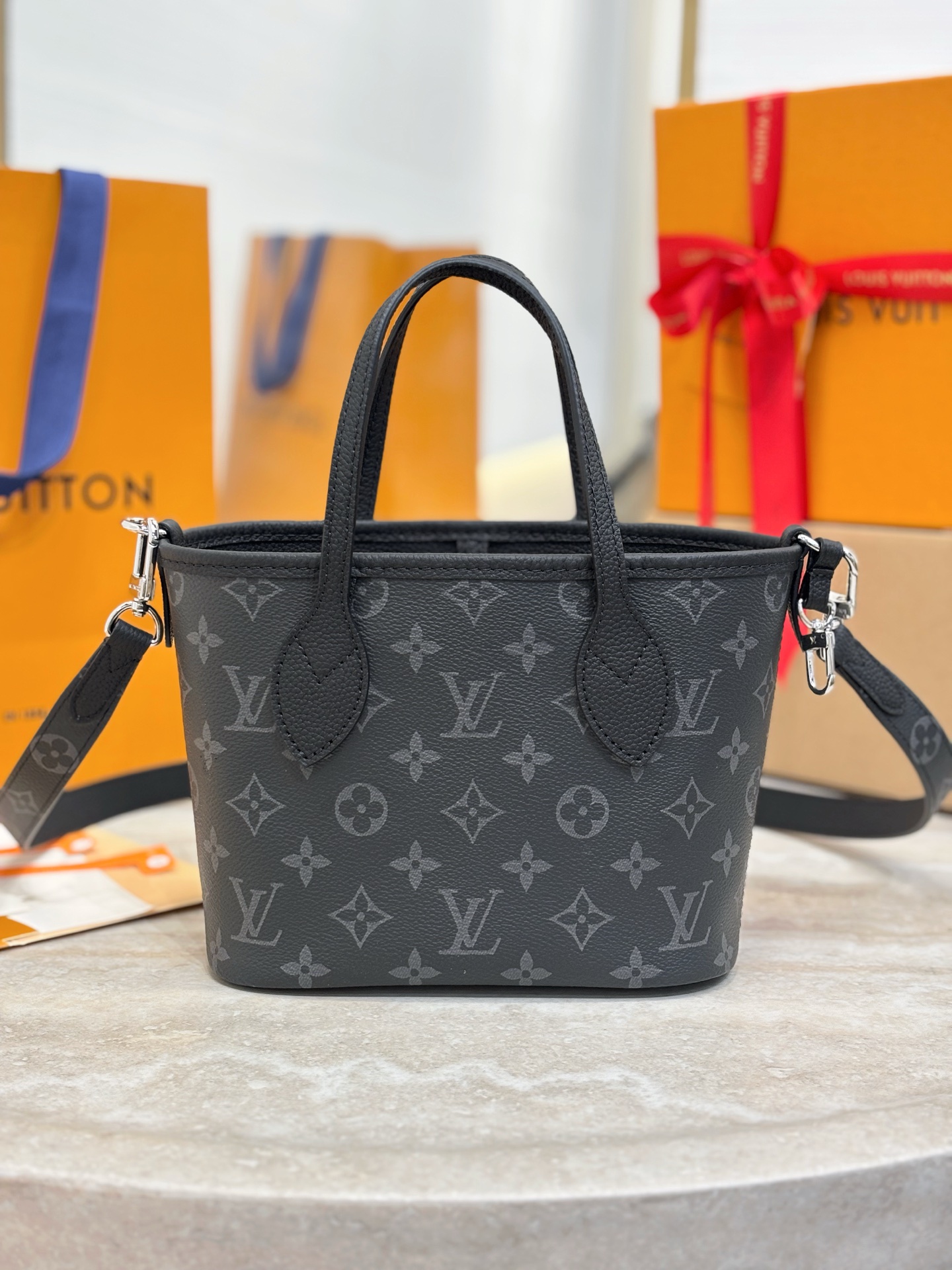 LV 루이비통 Neverfull Bandoulière Inside Out BB 토트백 숄더백 가방 (M15210 / 모노그램 에클립스)