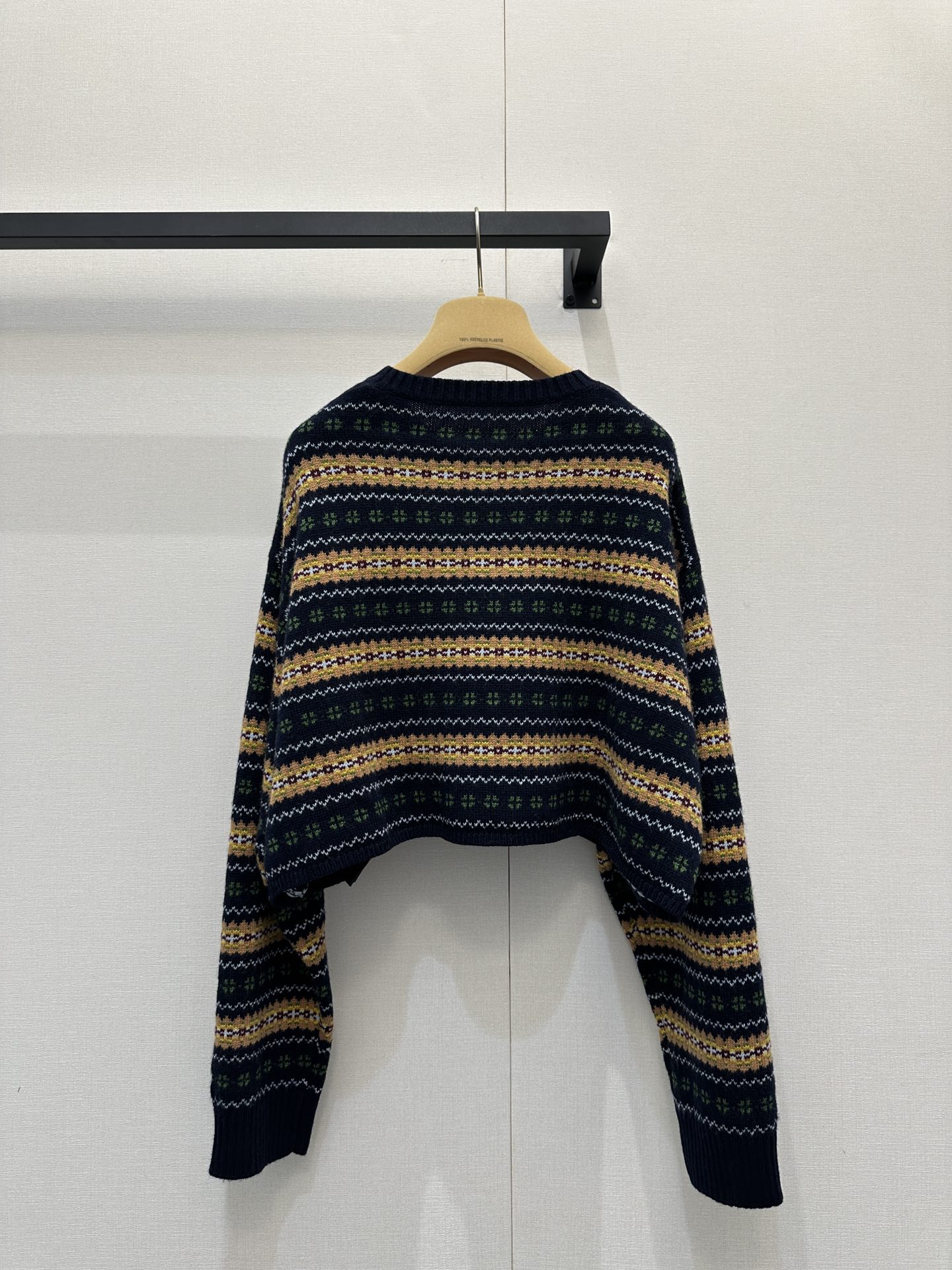 miumiu 미우미우 스코틀랜드풍 울 브이넥 크롭 니트 의류