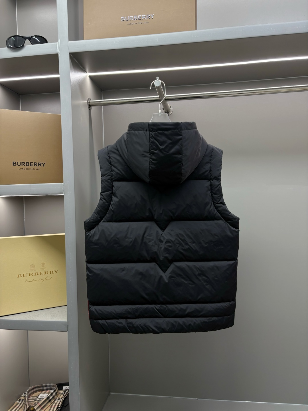 PRADA 프라다 후드 다운 베스트 패딩 조끼 의류