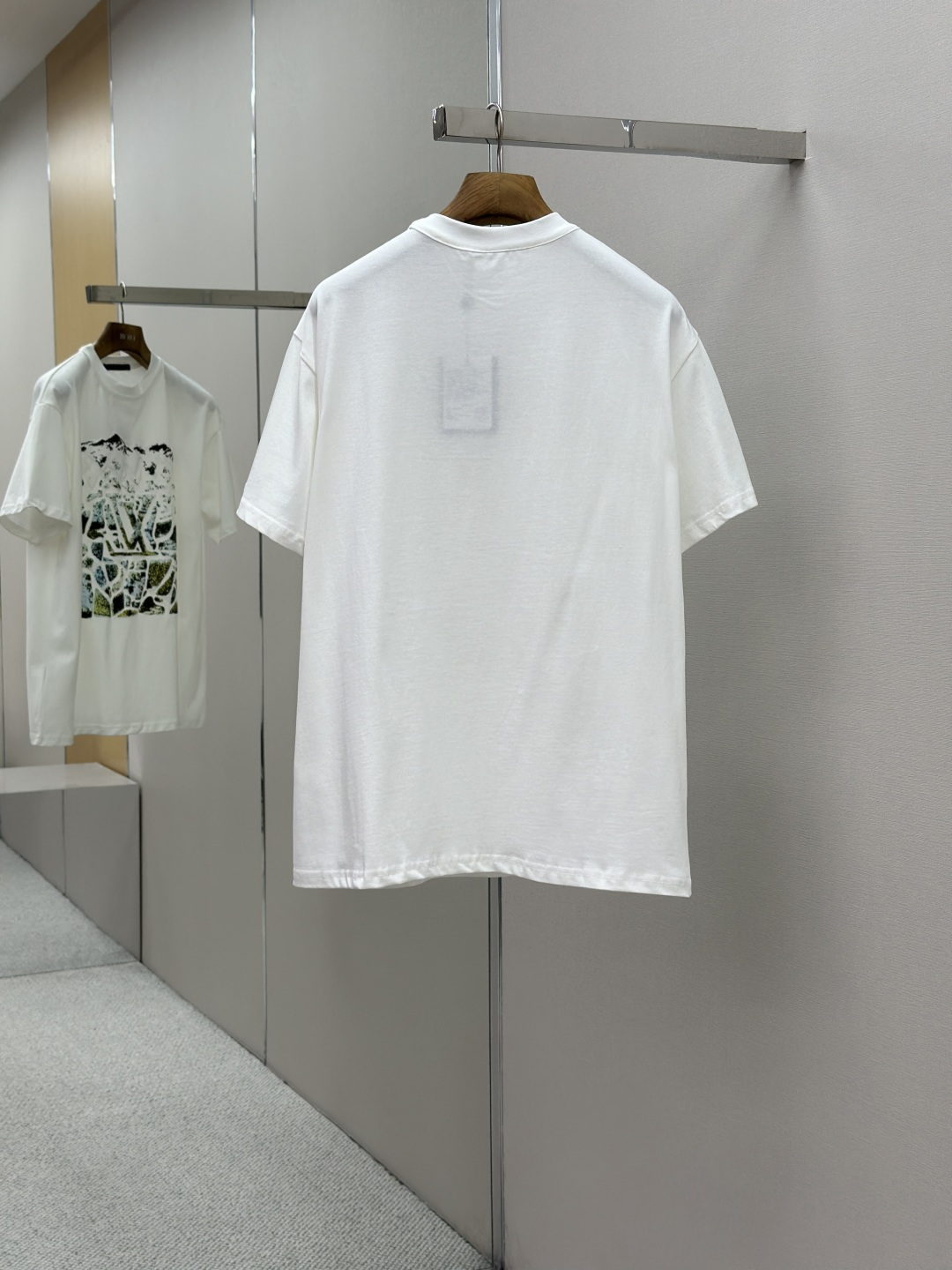 LOUIS VUITTON LV SKI 루이비통 발포 프린트 반팔 티셔츠 의류