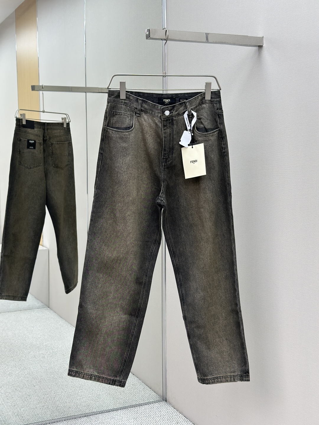 FENDI 펜디 그레이 데님 스트레이트 팬츠 바지 의류