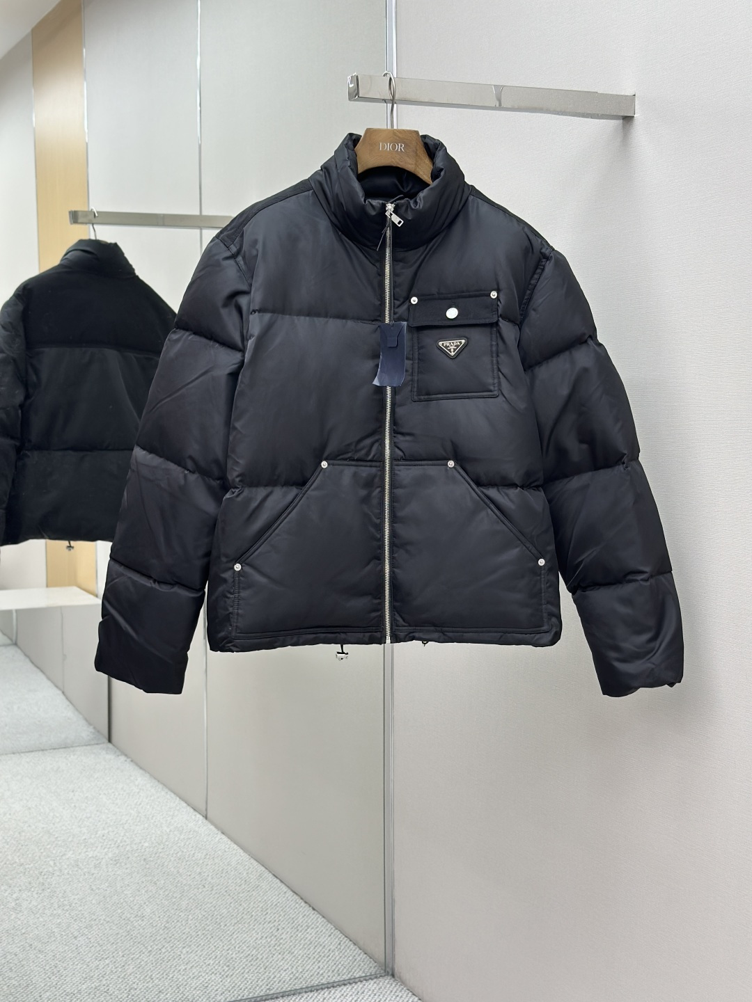 PRADA Re-Nylon 프라다 삼각로고 패딩 자켓 점퍼 의류