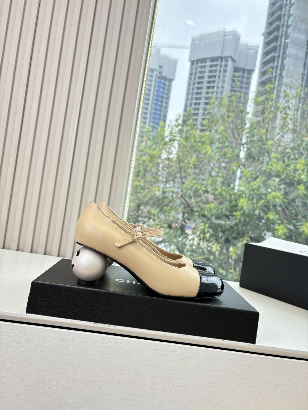 CHANEL 샤넬 더블 C 진주 힐 펌프스 구두 신발