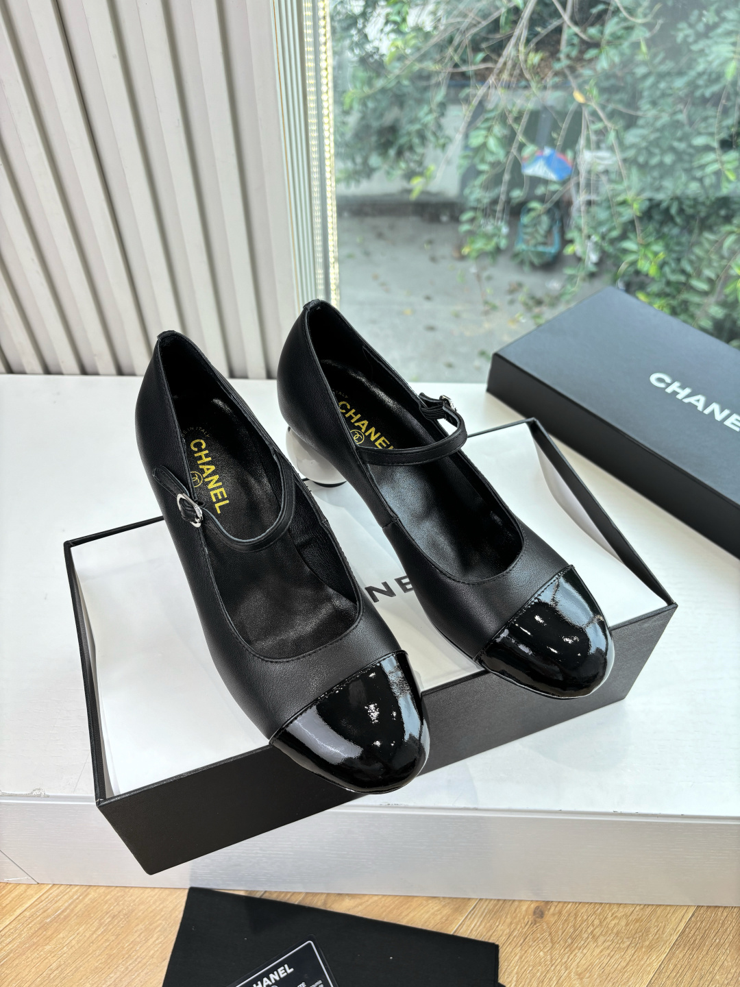 CHANEL 샤넬 더블 C 진주 힐 펌프스 구두 신발