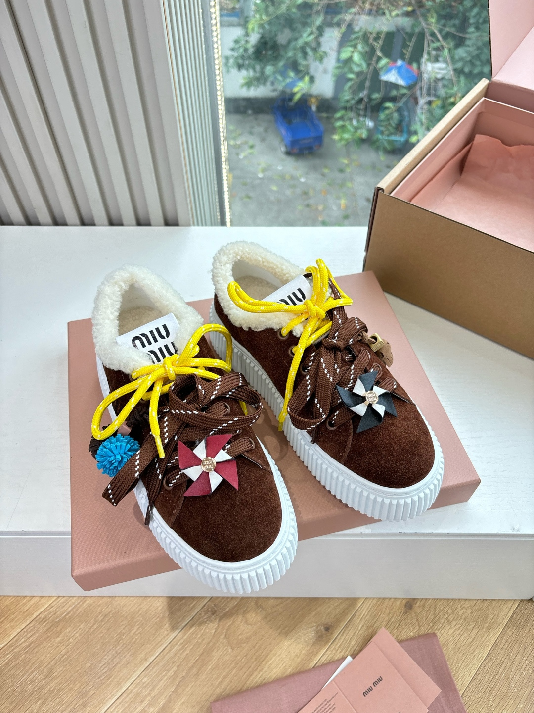 MIUMIU 미우미우 양모 플랫폼 스니커즈 신발