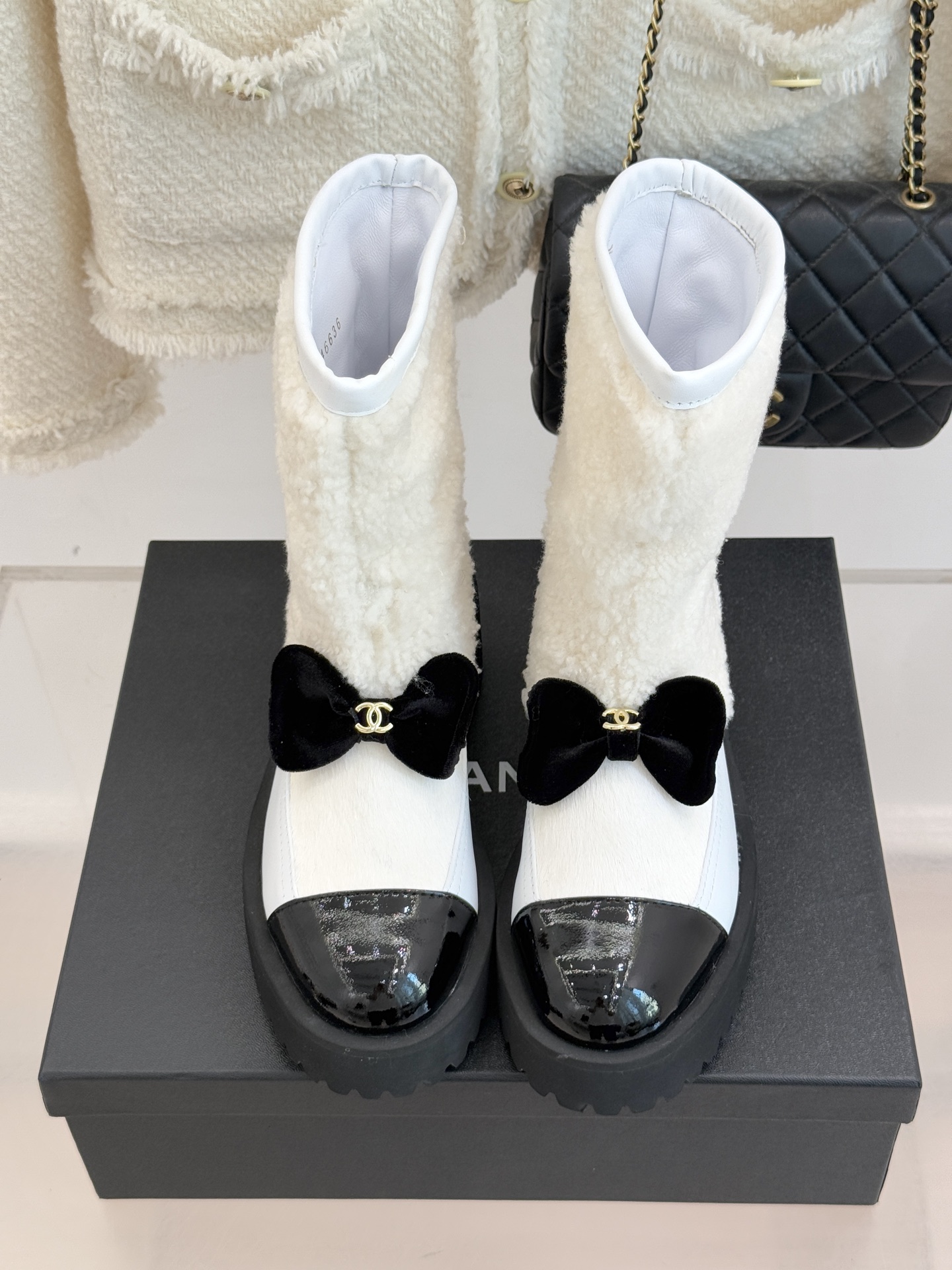 CHANEL 25N Coco Neige 샤넬 더블C 리본 배색 플랫폼 스노우 부츠 신발
