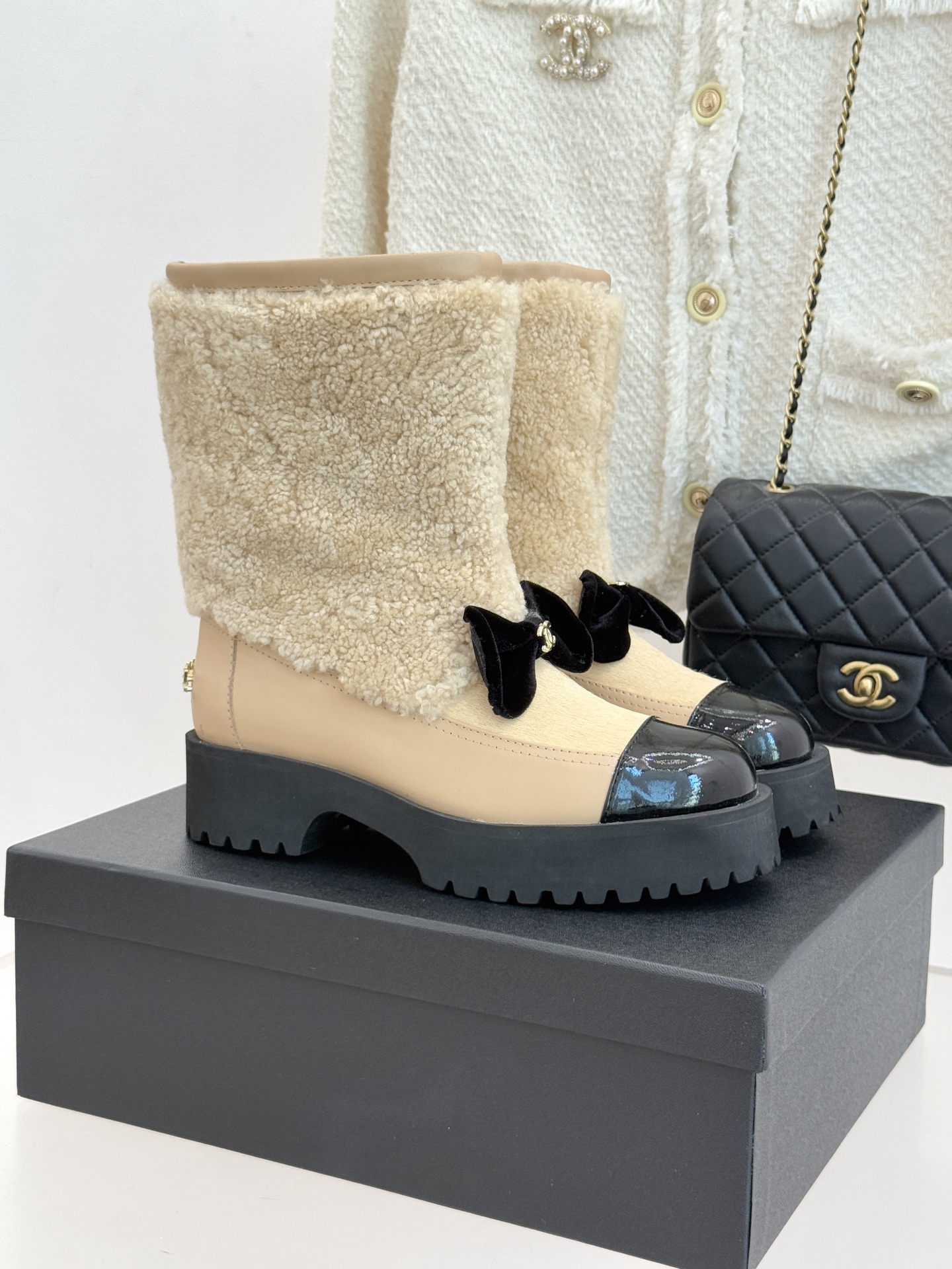 CHANEL 25N Coco Neige 샤넬 더블C 리본 배색 플랫폼 스노우 부츠 신발