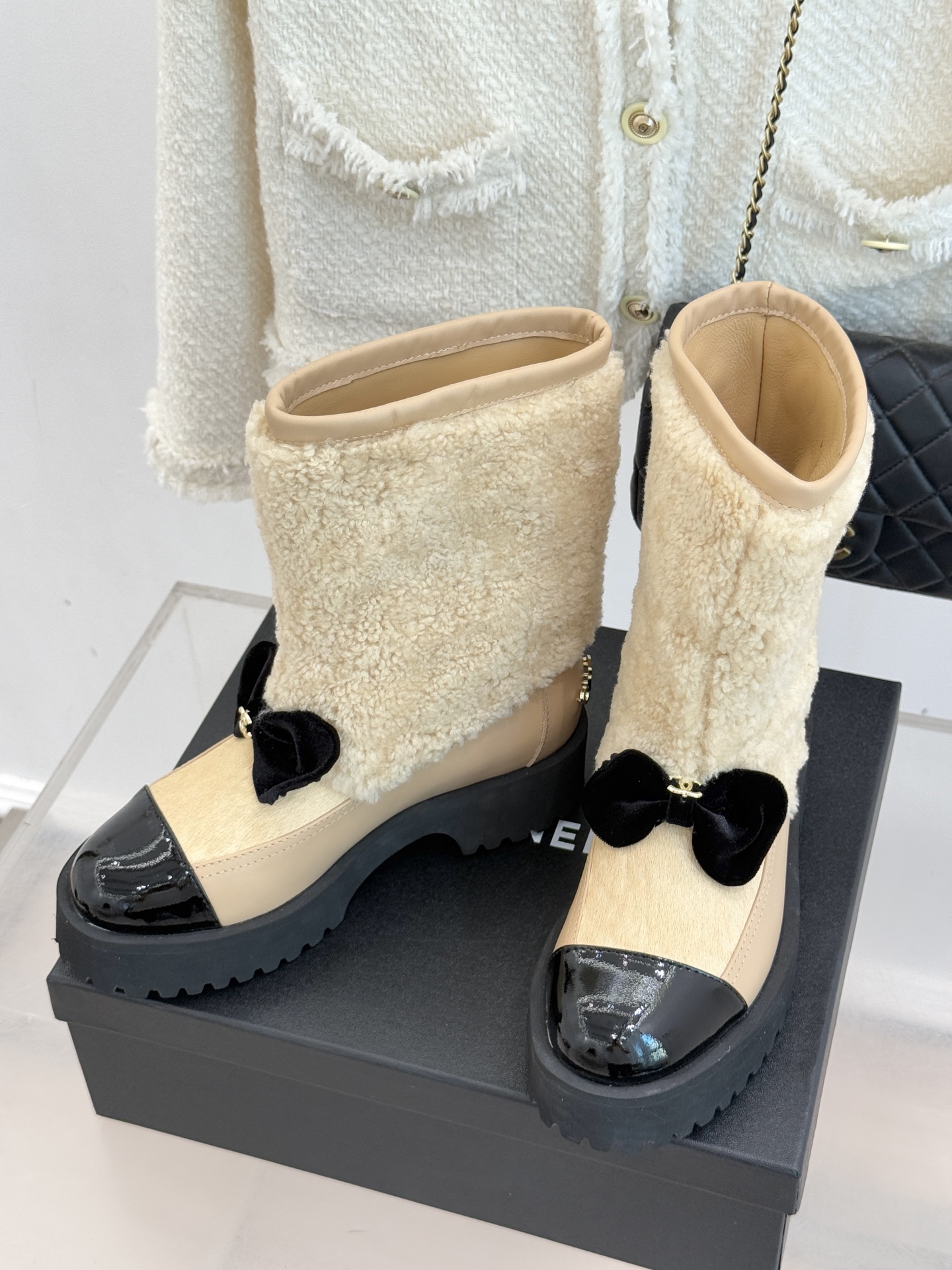 CHANEL 25N Coco Neige 샤넬 더블C 리본 배색 플랫폼 스노우 부츠 신발