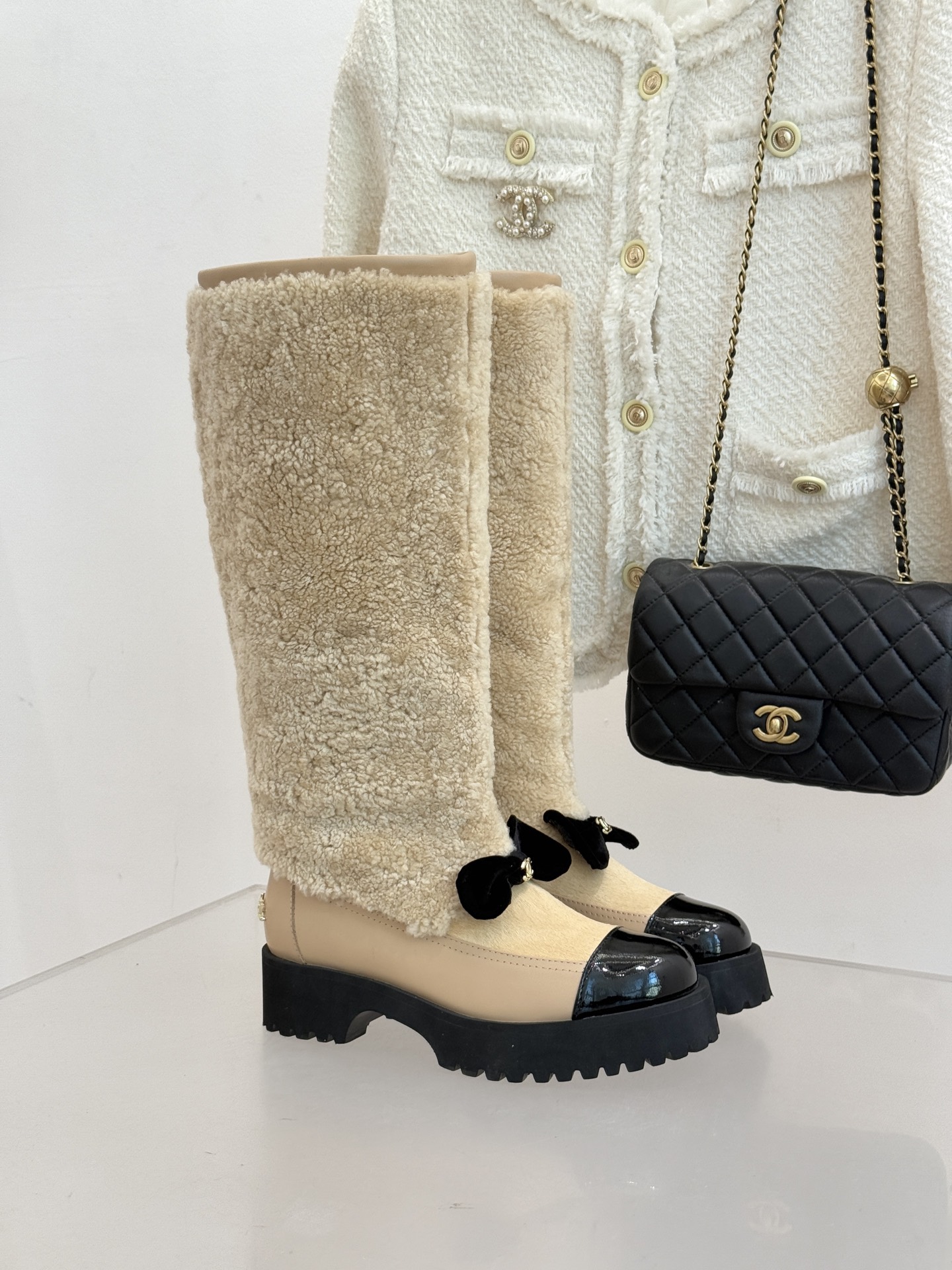 CHANEL 25N Coco Neige 샤넬 더블C 리본 배색 플랫폼 스노우 롱부츠 신발