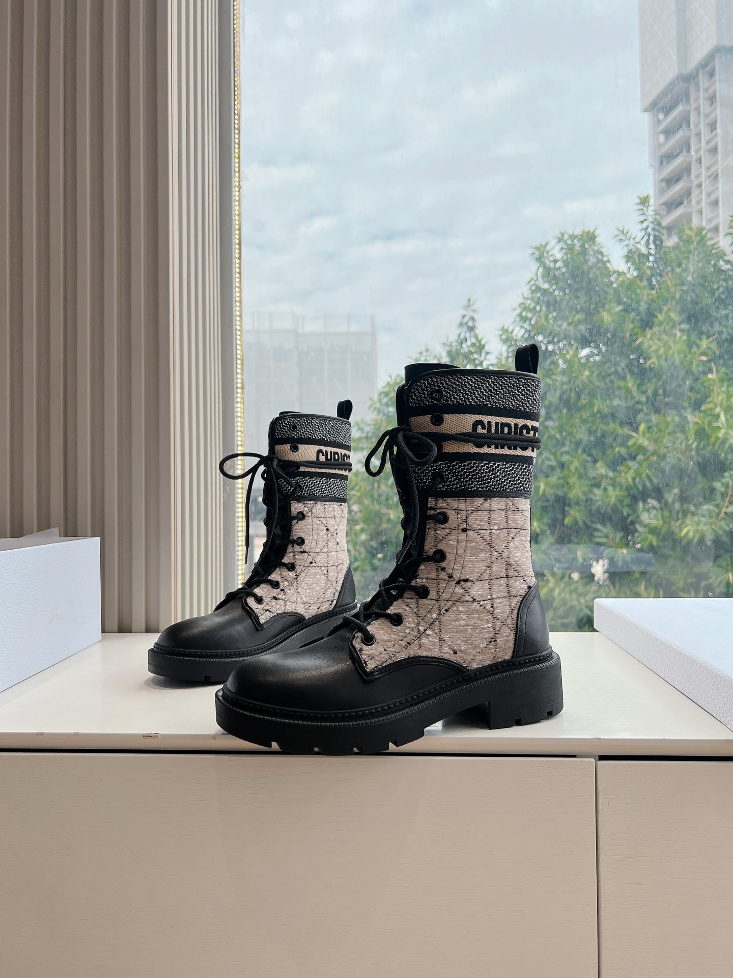 Miss Dior CD 디올 첼시 미들 부츠 신발