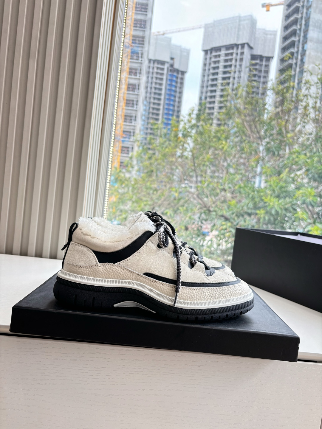 CHANEL Panda 샤넬 양모 스니커즈 신발