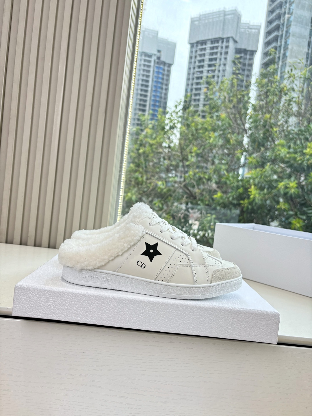 Dior CD 디올 C’est 스니커즈 뮬 신발