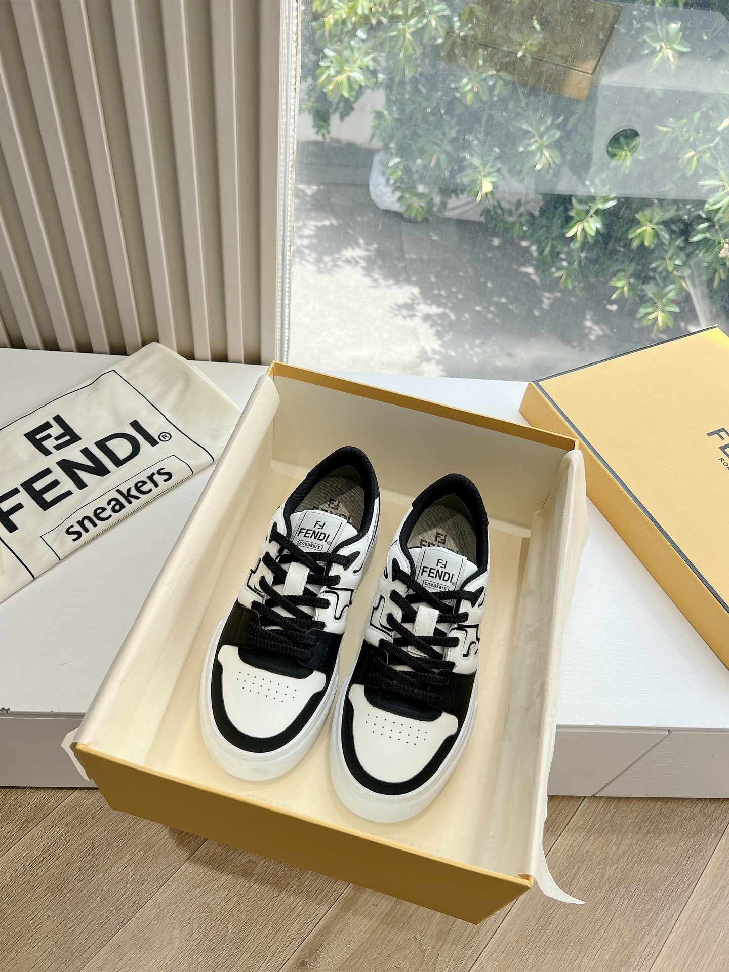 Fendi 펜디 FF 로고 스니커즈 신발