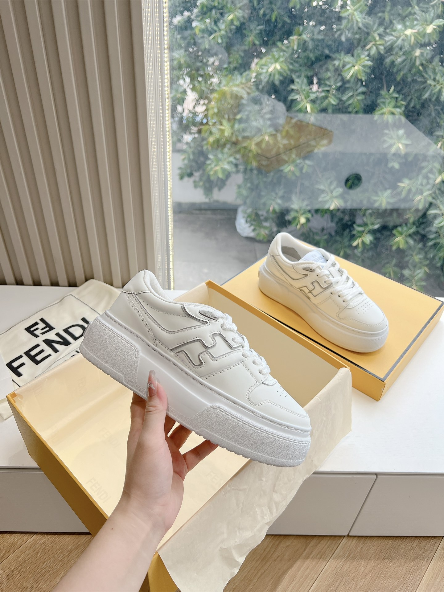 Fendi 펜디 FF 로고 스니커즈 신발