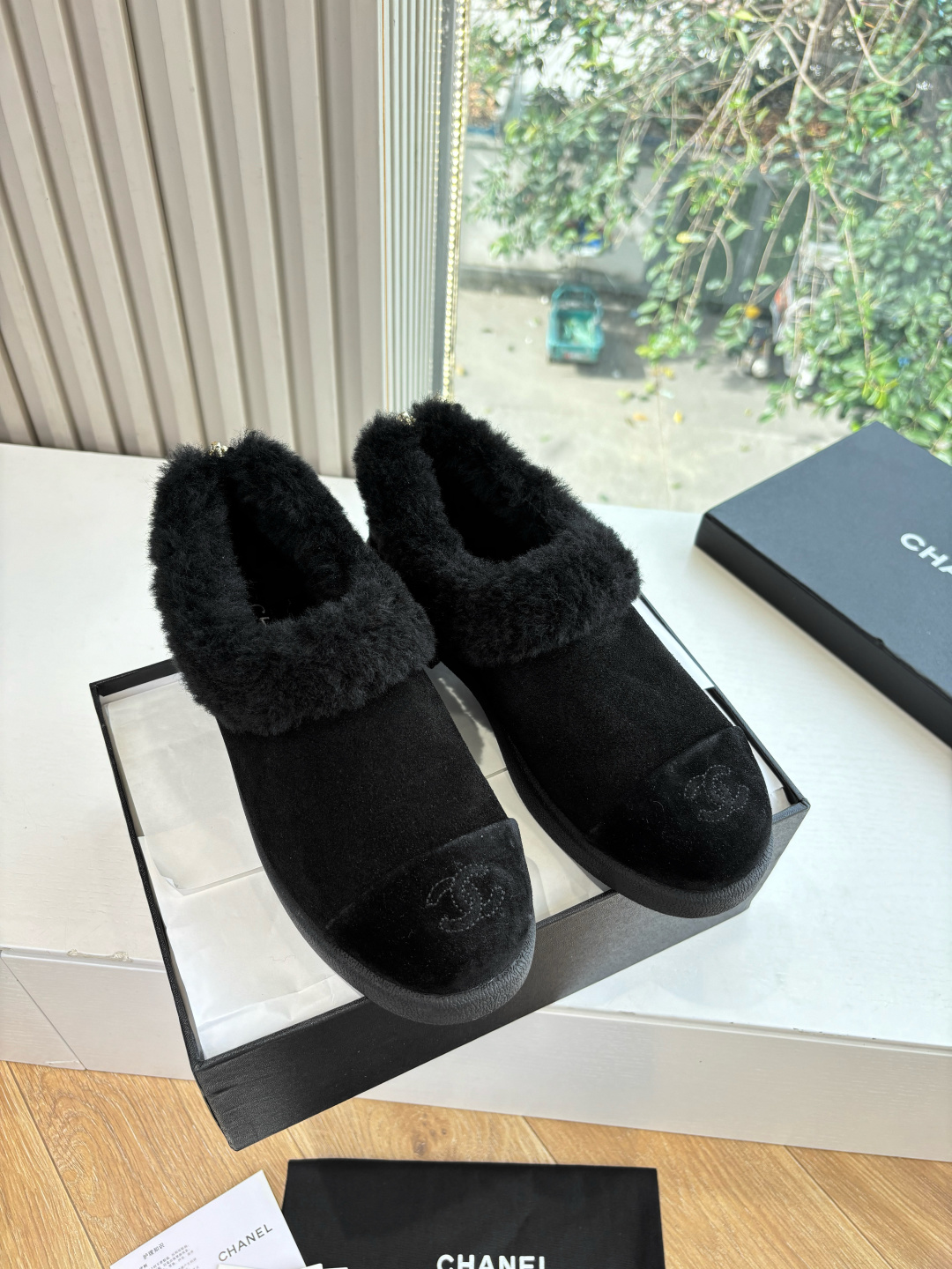 Chanel 25K 샤넬 얼리 스프링 빈티지 양모 팬더 로퍼 신발