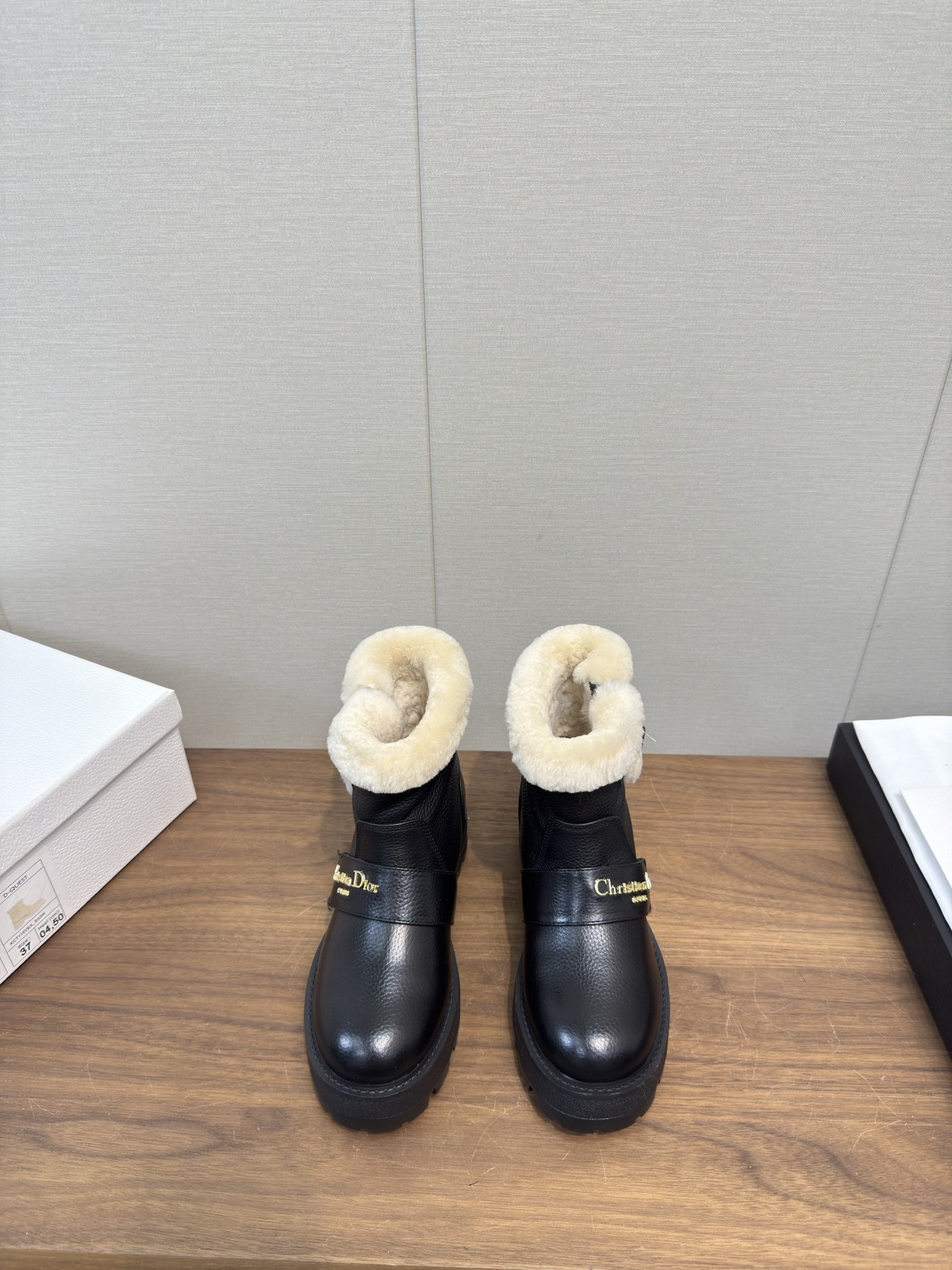 DIOR CD 디올 보온 양모 앵클부츠 신발