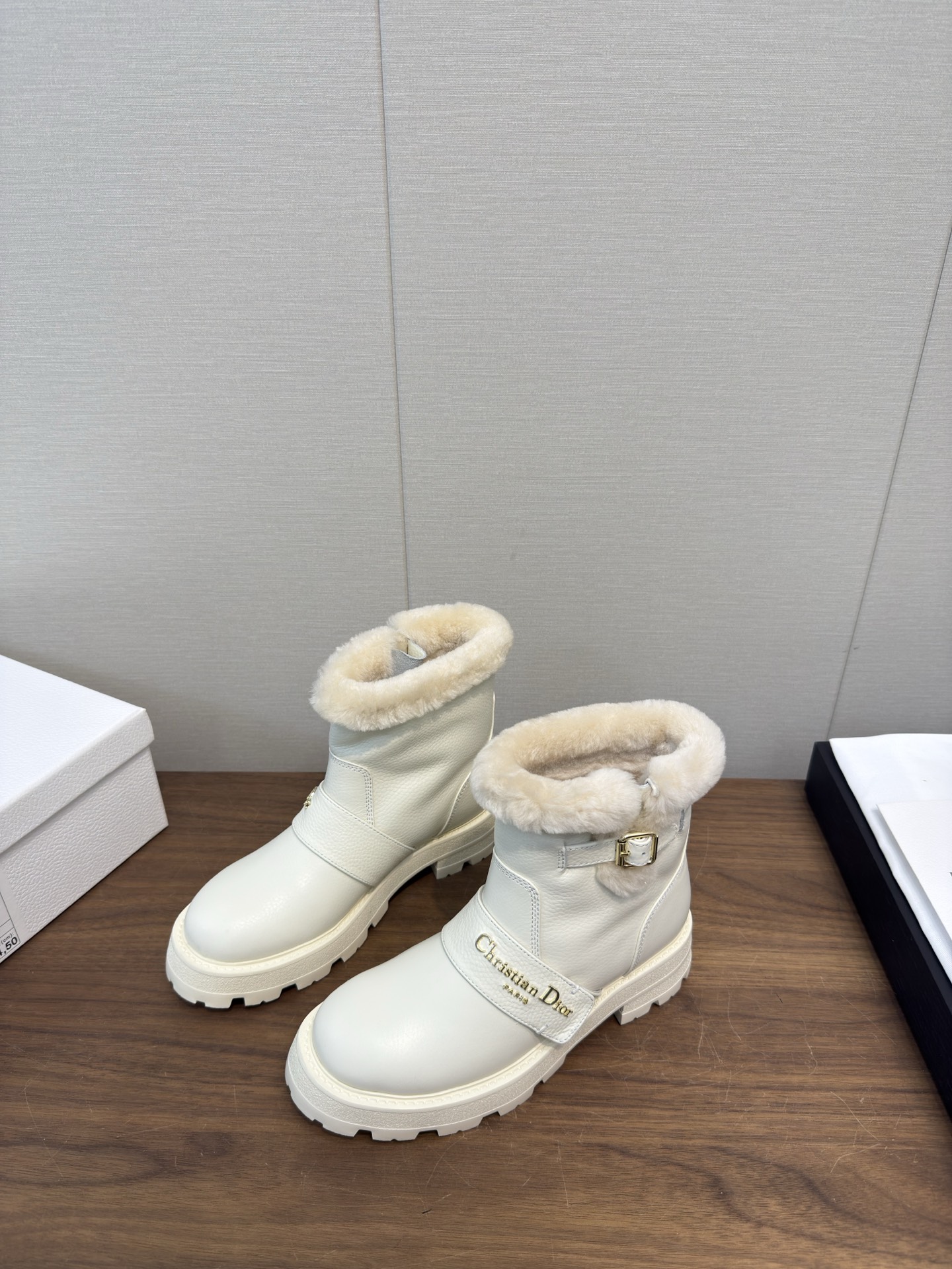 DIOR CD 디올 보온 양모 앵클부츠 신발
