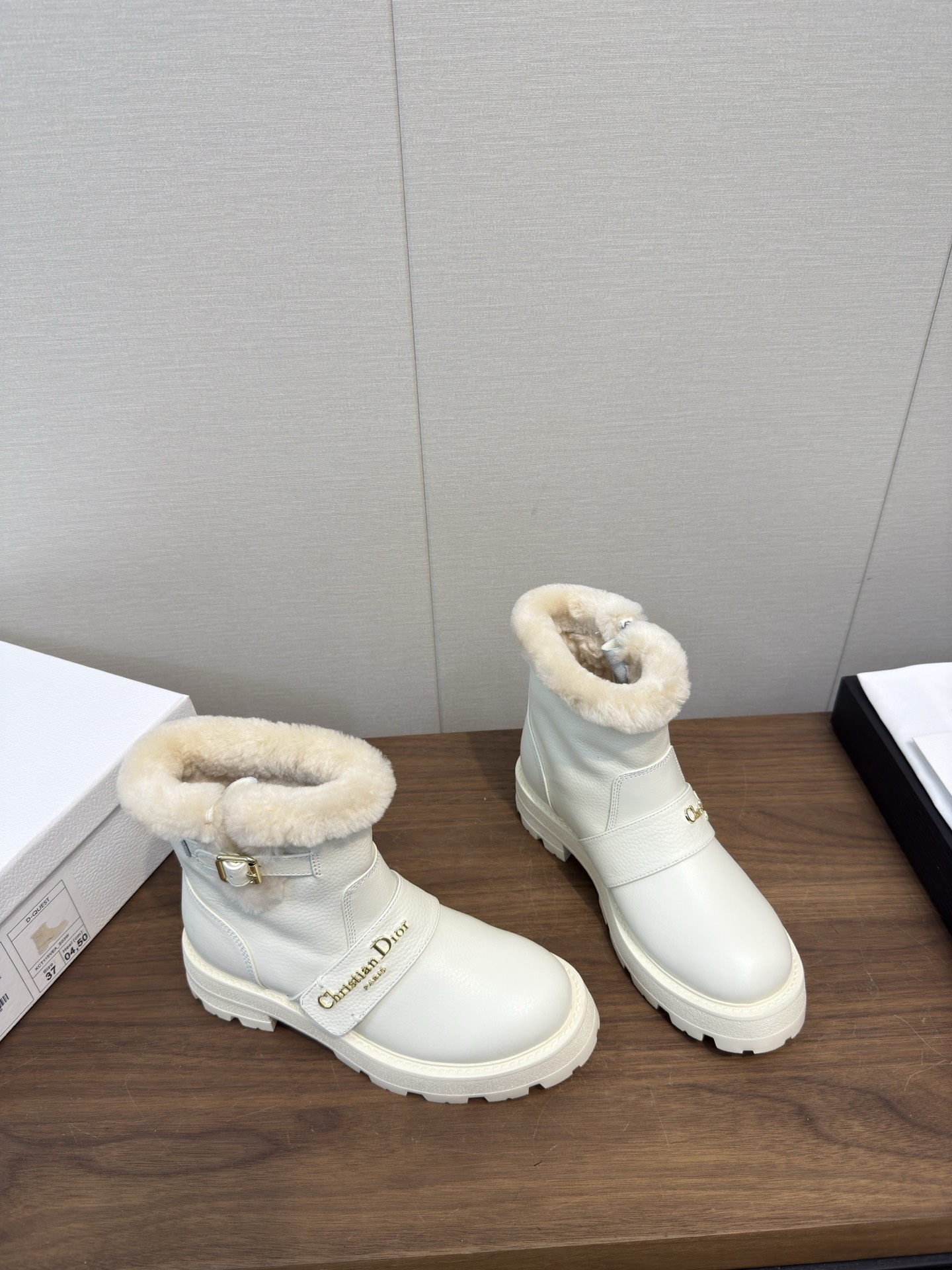 DIOR CD 디올 보온 양모 앵클부츠 신발