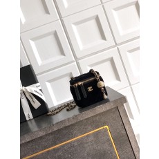 Chanel 샤넬 금속 볼 & 양가죽 미니 사각 숄더백 가방