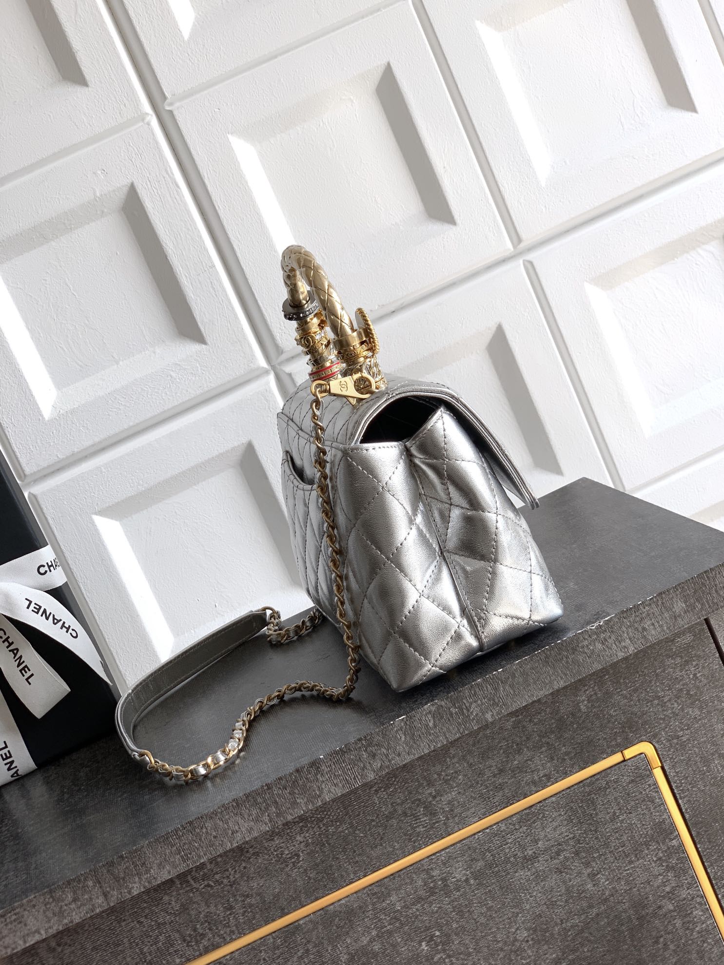 CHANEL 샤넬 금색 미니 링백 핸드백 체인백 가방 23cm