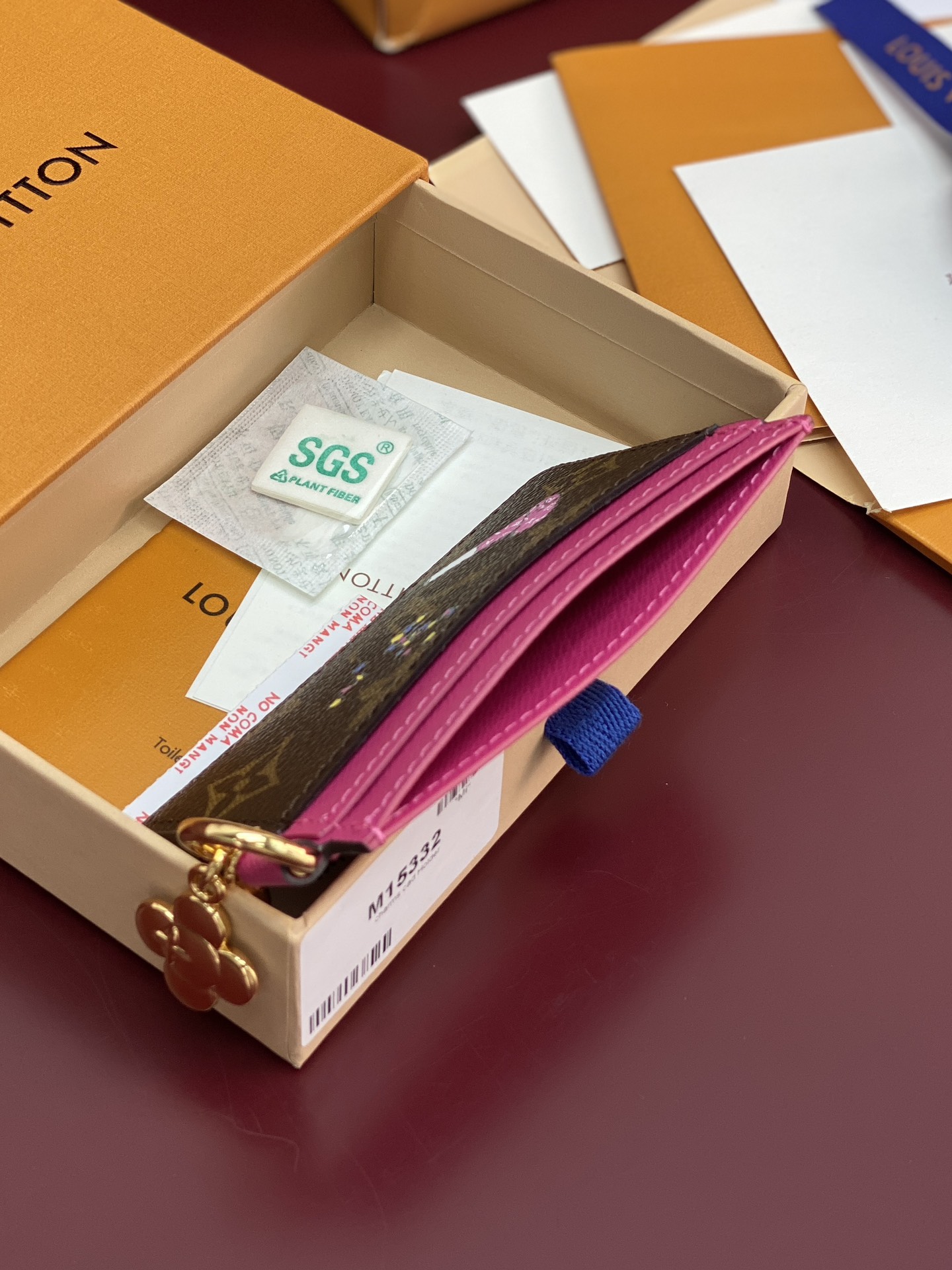 LV 루이비통 M15332 Charms 카드 지갑