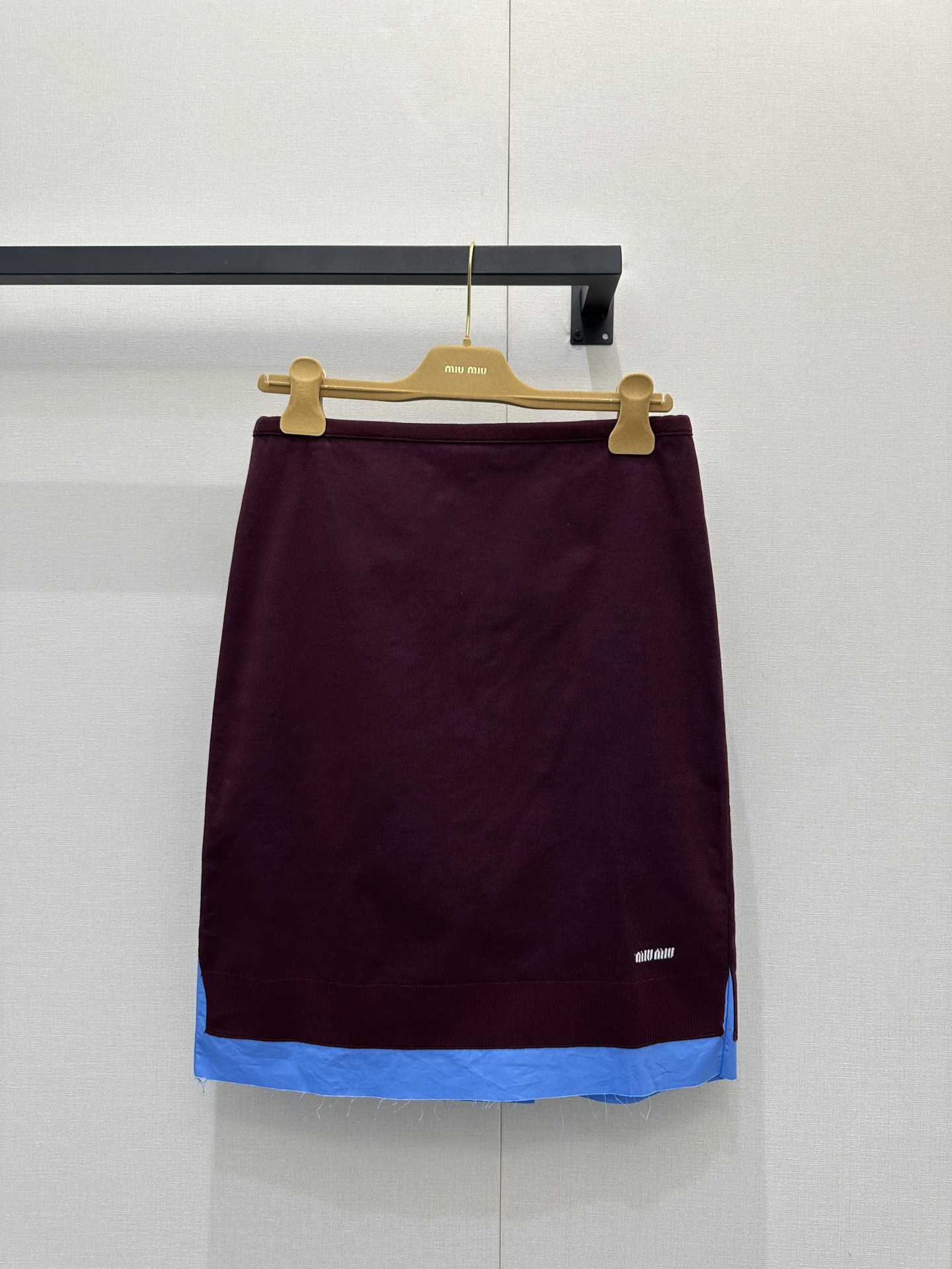miumiu 미우미우 배색 슬릿 미디 스커트 치마 의류