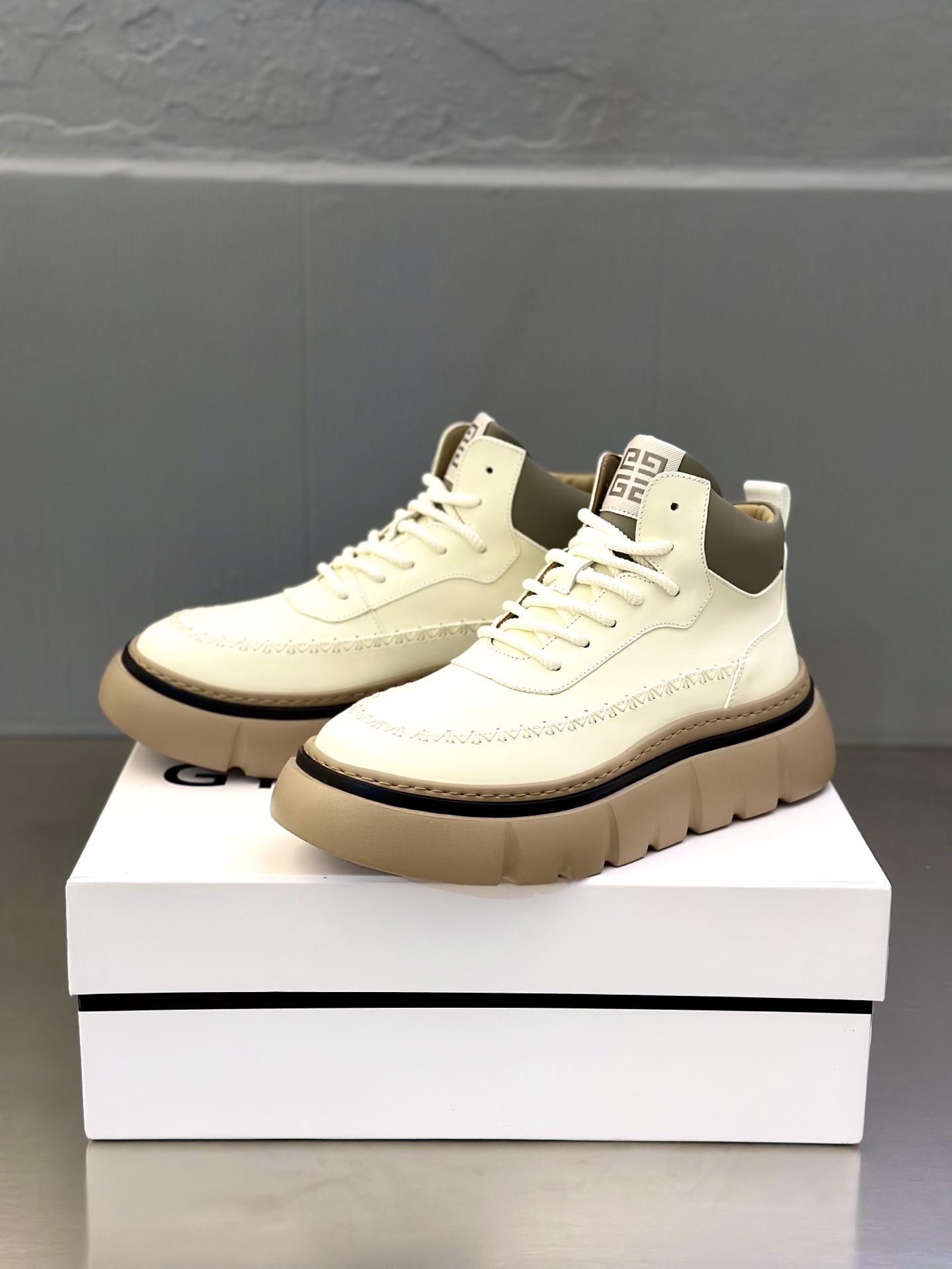 GIVENCHY 지방시 남성 두꺼운 키높이 운동화 워커 신발