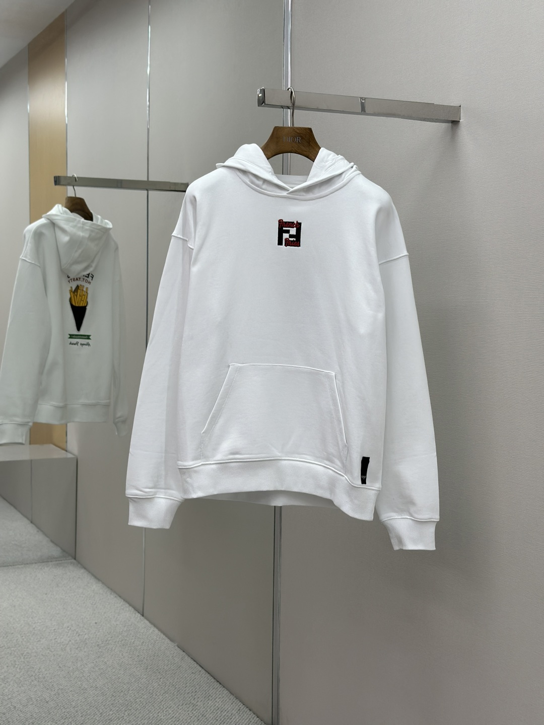 FENDI 펜디 자수 맨투맨 후드티 의류