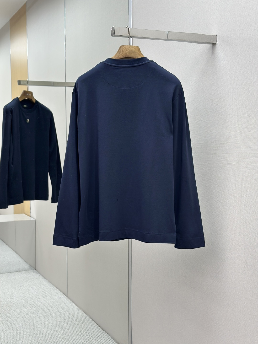 Fendi 펜디 금속 F 로고 라운드넥 긴팔 티셔츠 의류