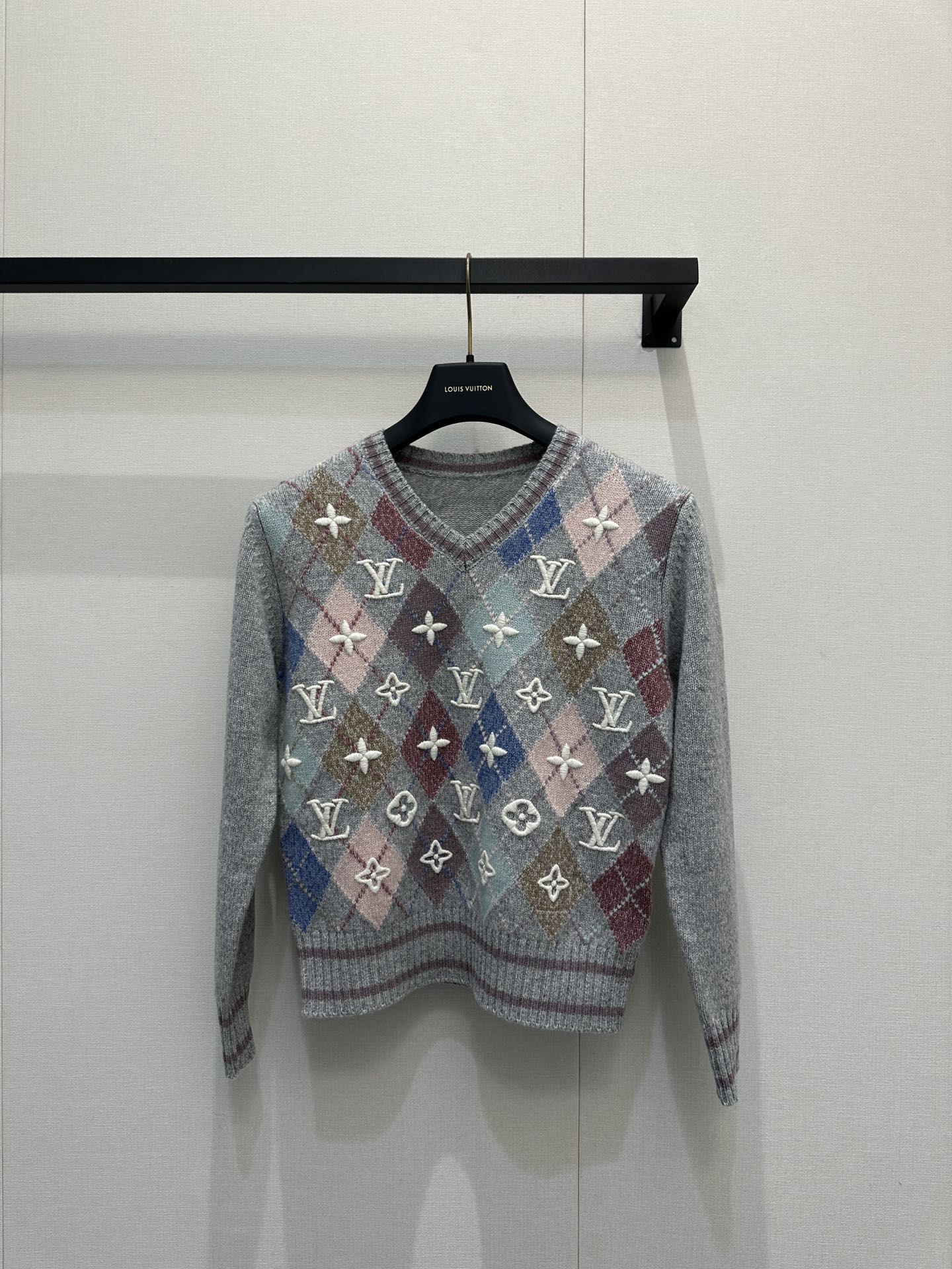 LV 루이비통 자카드 패턴 V넥 캐시미어 니트 의류