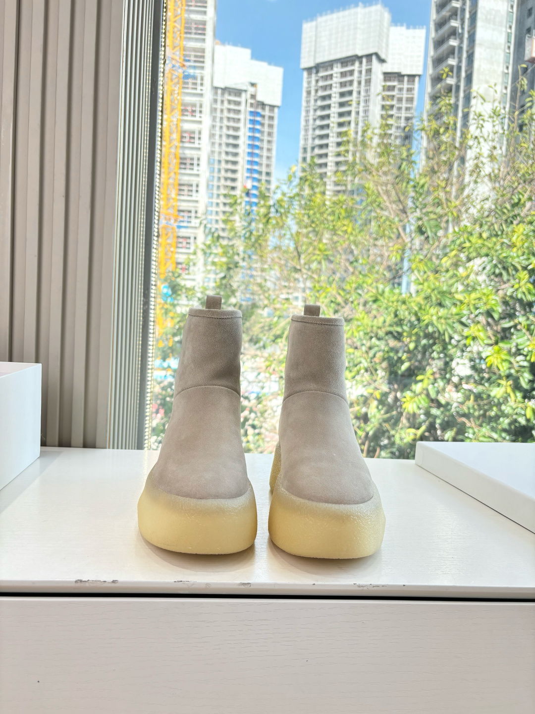 The Row 더 로우 플랫 슈즈 / 라이더 부츠 스타일 신발