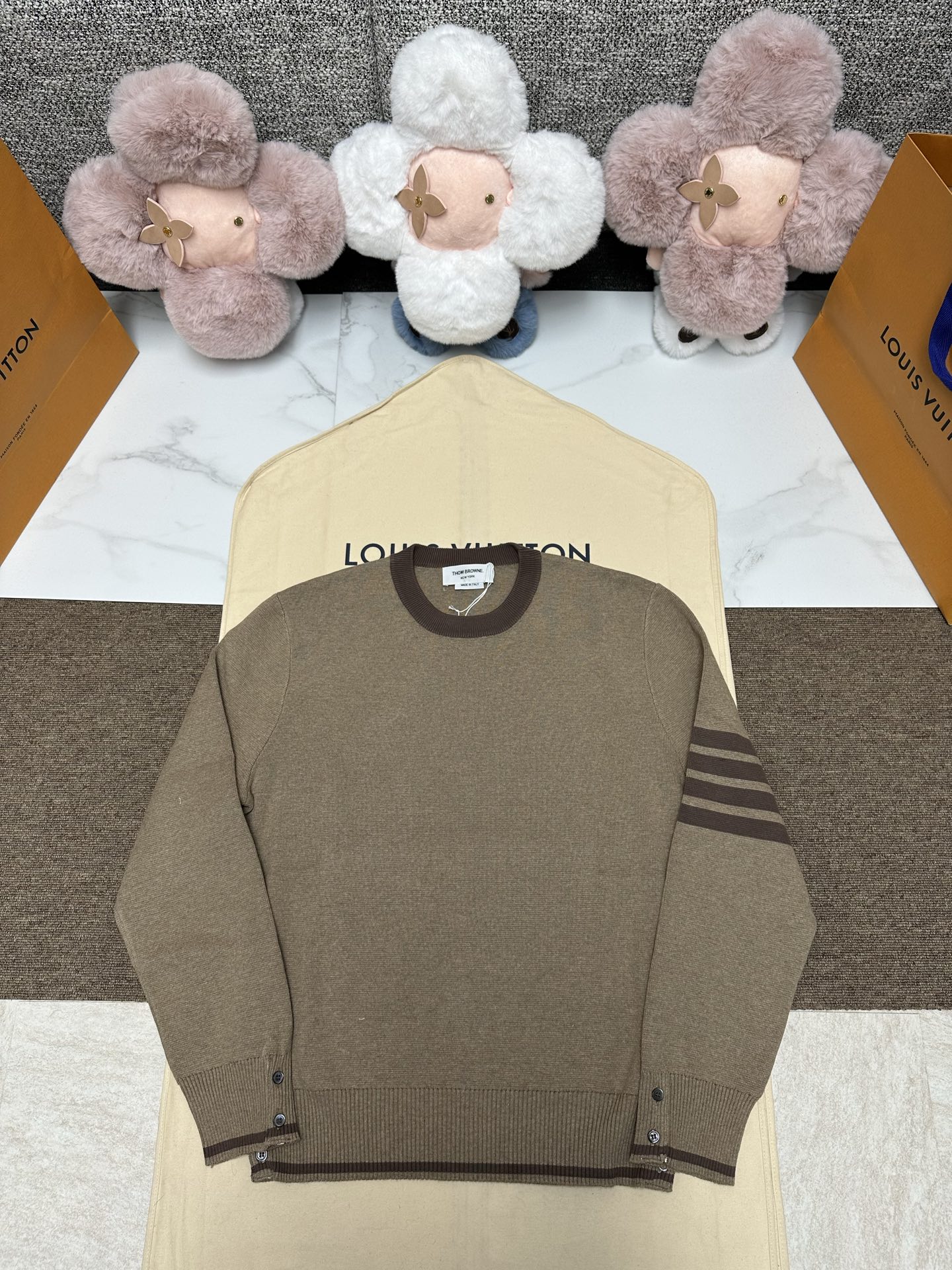 Thom Browne 톰브라운 소매와 밑단 버튼 디테일 니트 의류