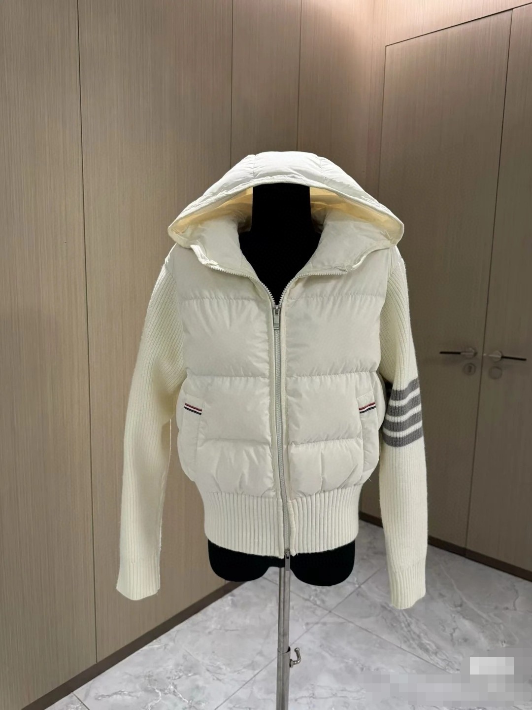 Thom Browne TB 톰브라운 후드 니트 패치 다운 점퍼 의류