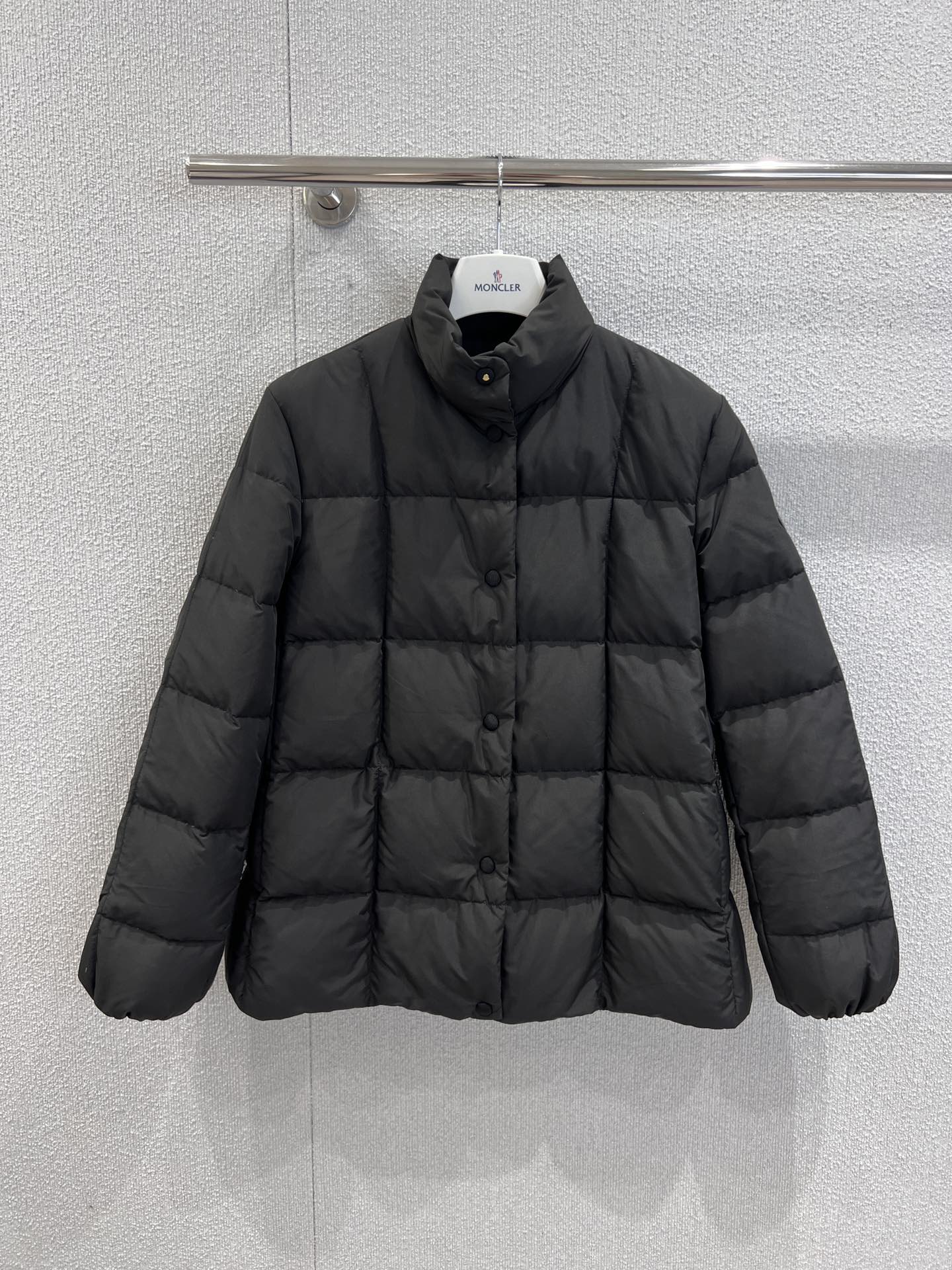 Moncler 몽클레어 몽클레르 사각 퀼팅 숏 패딩 점퍼 의류