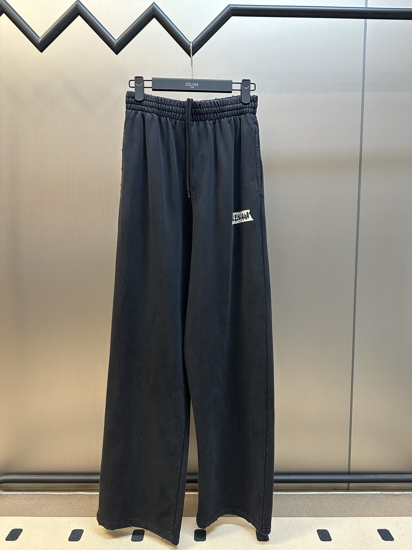 Balenciaga 발렌시아가 프린트 스트레이트 팬츠 바지 의류