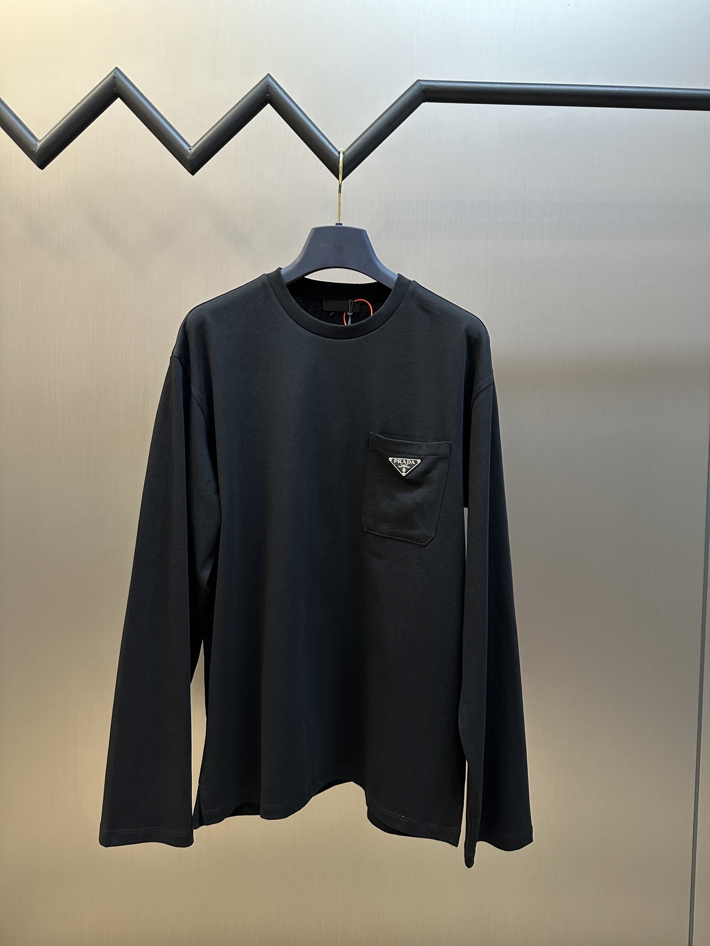 Prada 프라다 삼각 로고 포켓 긴팔 티셔츠 의류