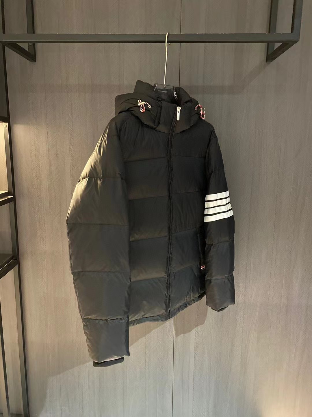 Thom Browne TB 톰브라운 사선 컬러 스트라이프 후드 패딩 점퍼 의류