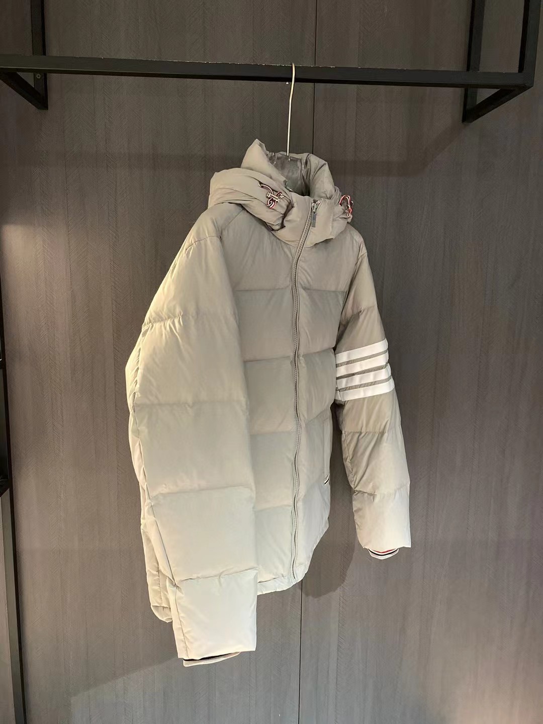 Thom Browne TB 톰브라운 사선 컬러 스트라이프 후드 패딩 점퍼 의류