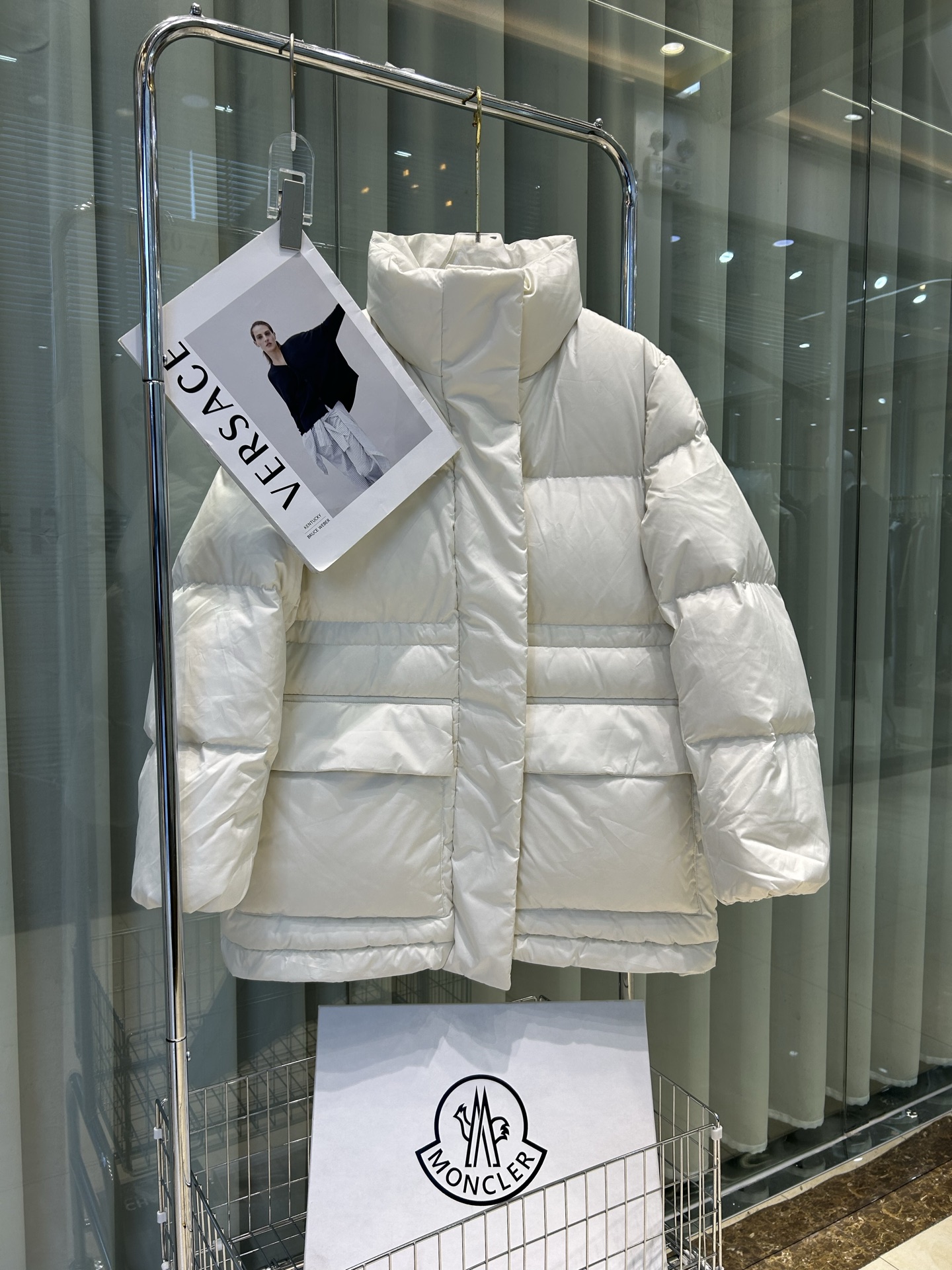 Moncler Sophie Vouglans 몽클레어 몽클레르 여성 하이넥 오버핏 다운 패딩 점퍼 의류