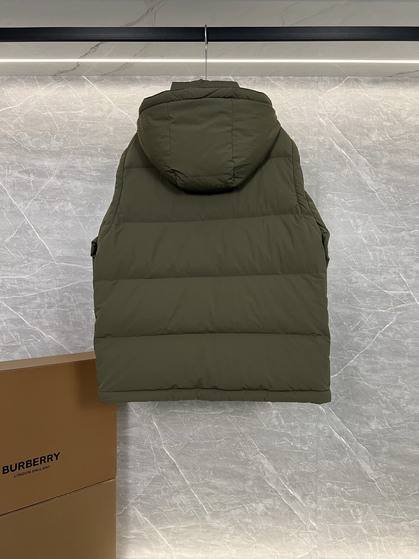 Burberry 버버리 탈부착 소매 2WAY 남녀공용 패딩 점퍼 의류