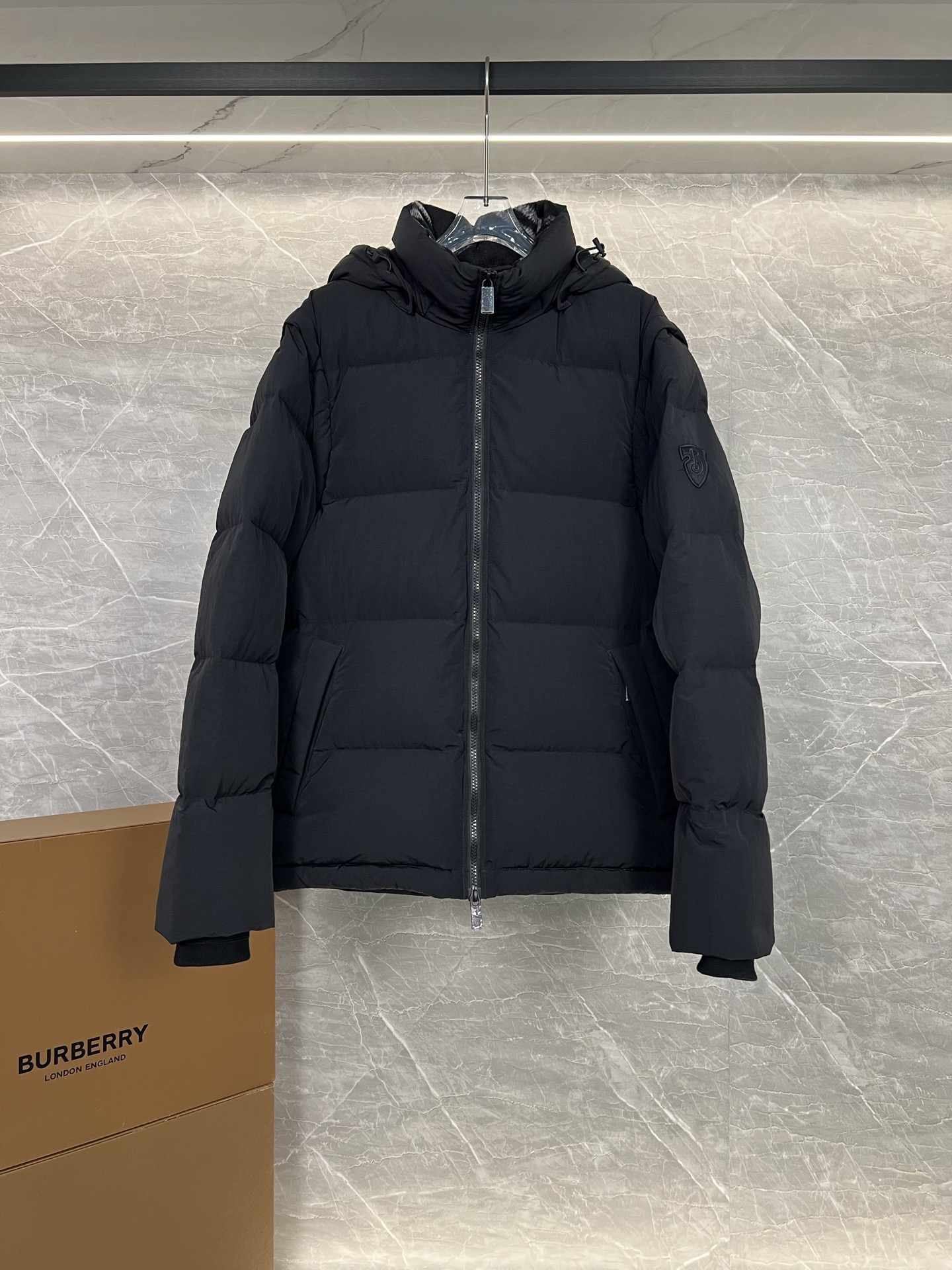 Burberry 버버리 탈부착 소매 2WAY 남녀공용 패딩 점퍼 의류